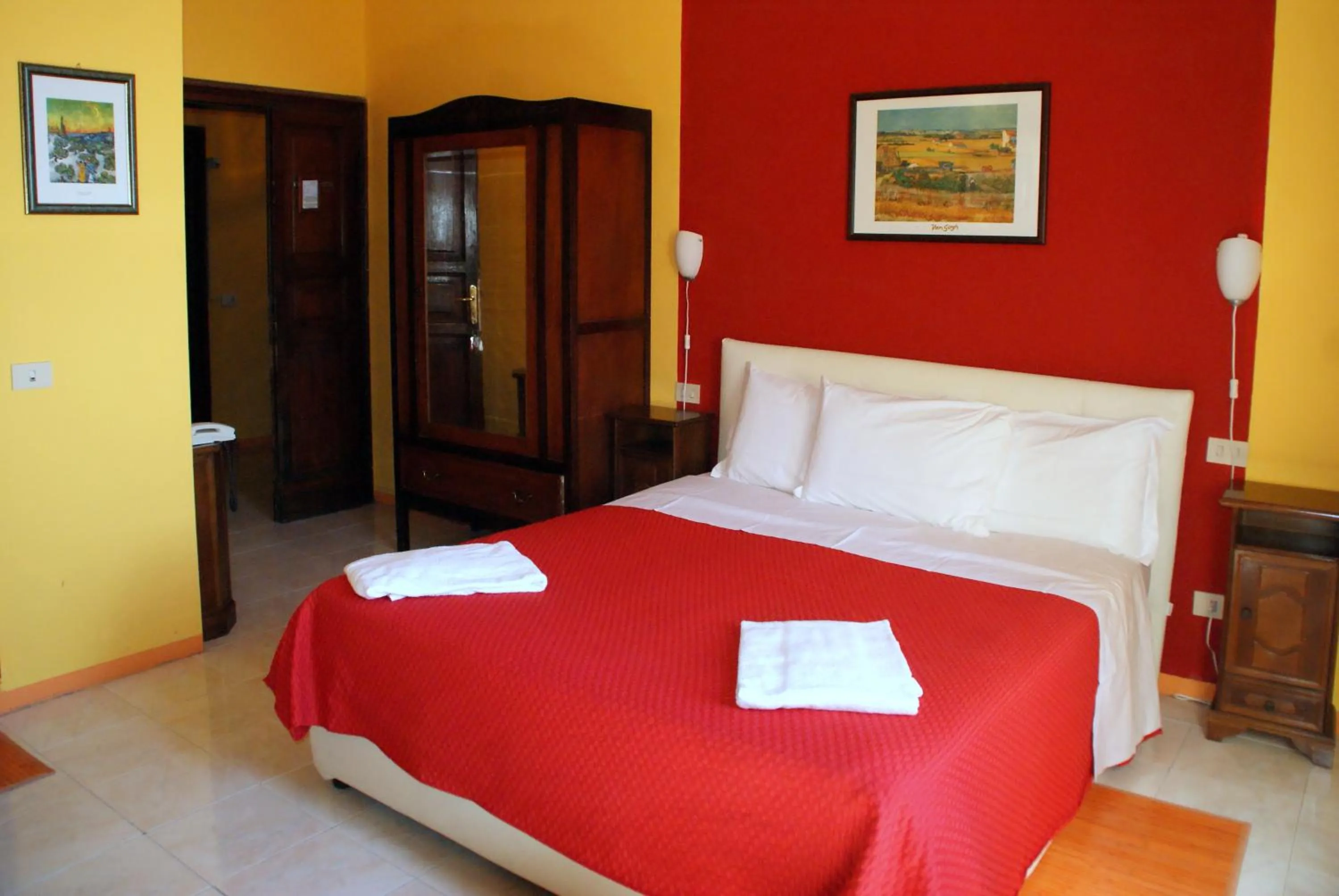 Photo of the whole room, Bed in Hotel Europa