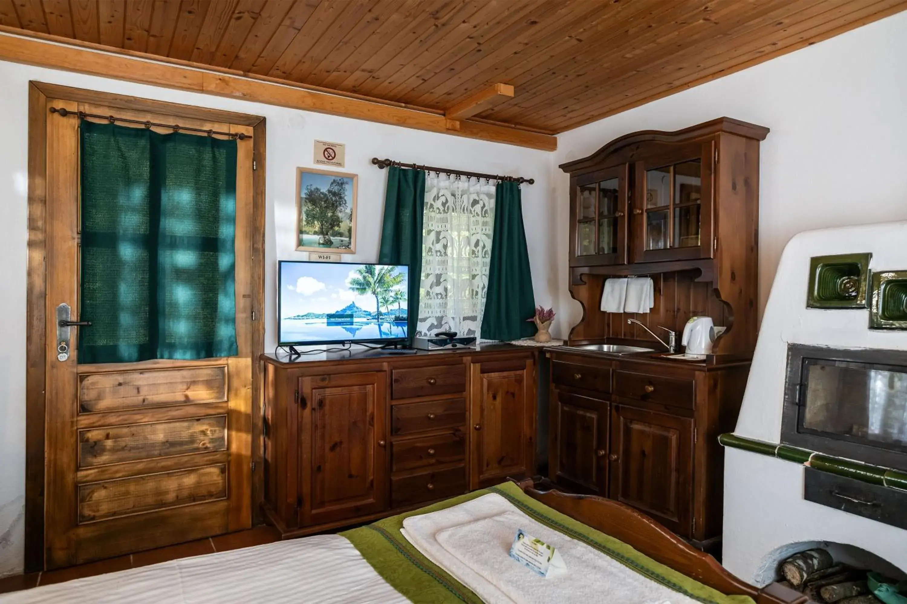 Budget Twin Room in Pristava Lepena Village Budget Twin Room in Pristava Lepena Village