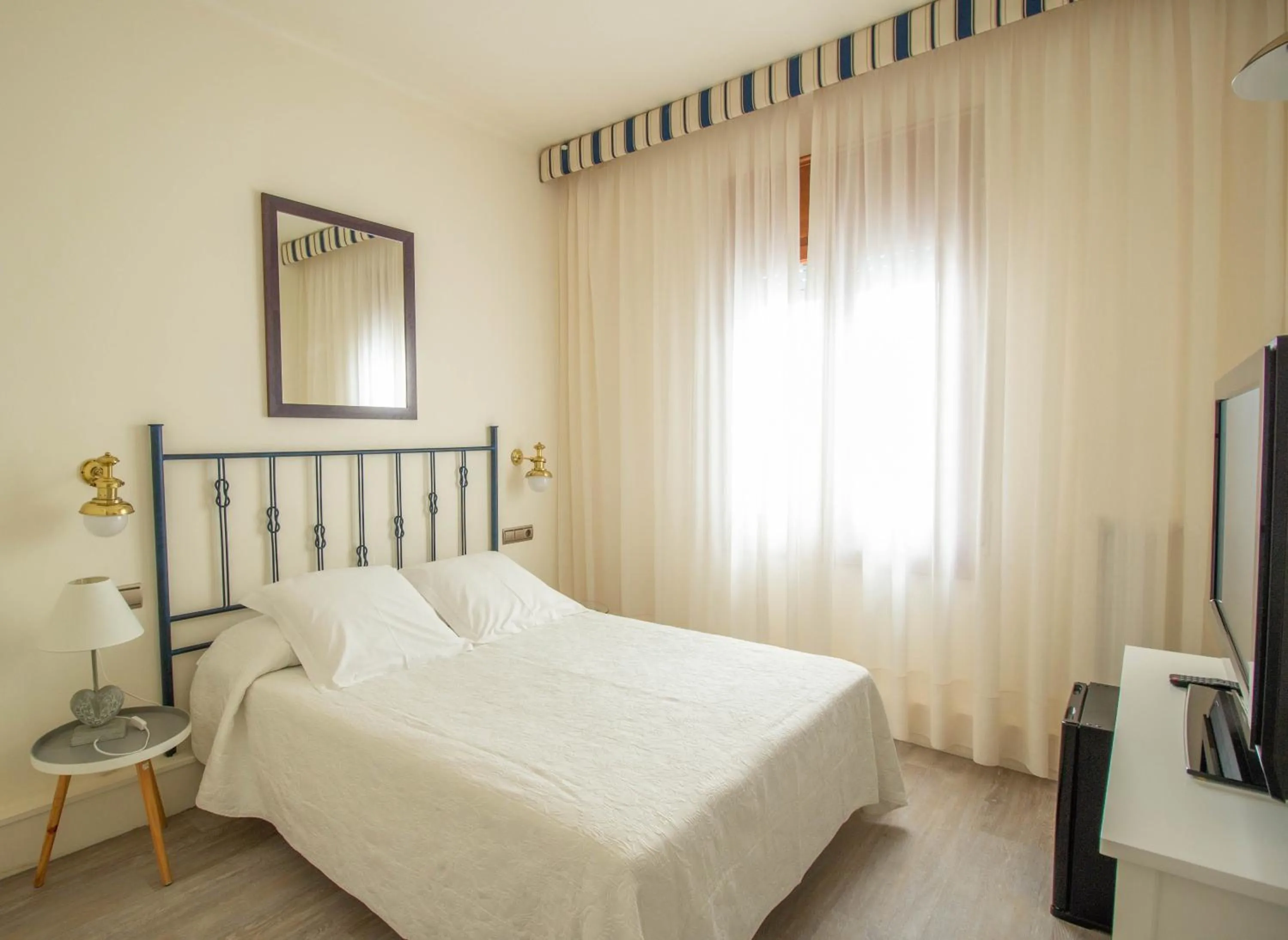 Bed in Hotel Llafranch