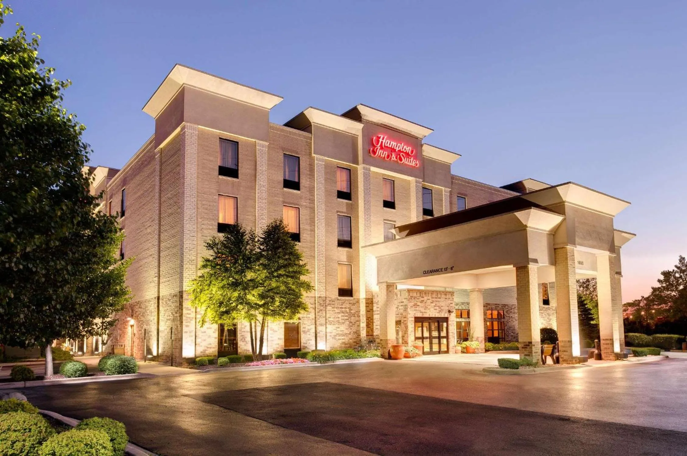 Property building in Hampton Inn & Suites Addison