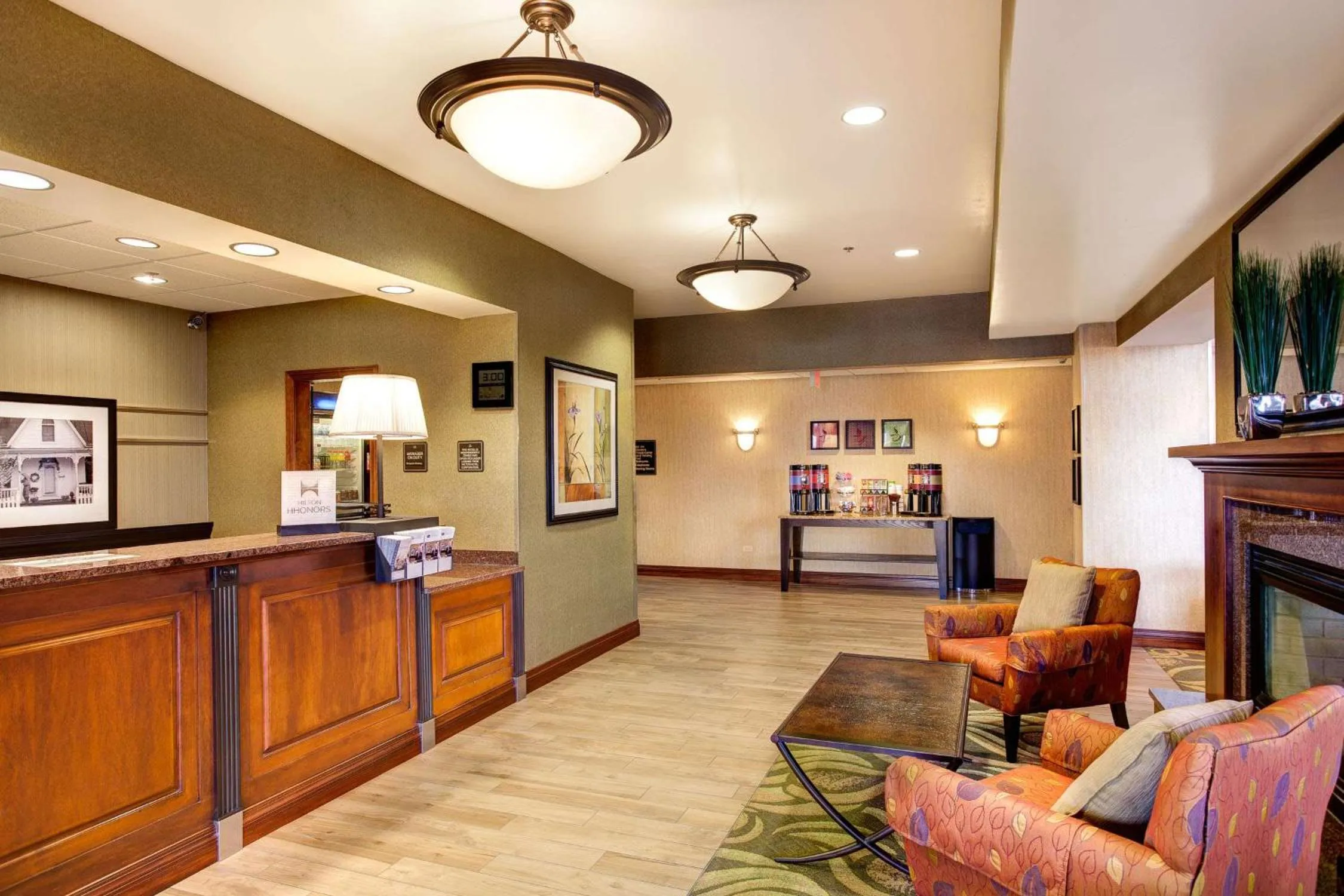 Property building in Hampton Inn & Suites Addison