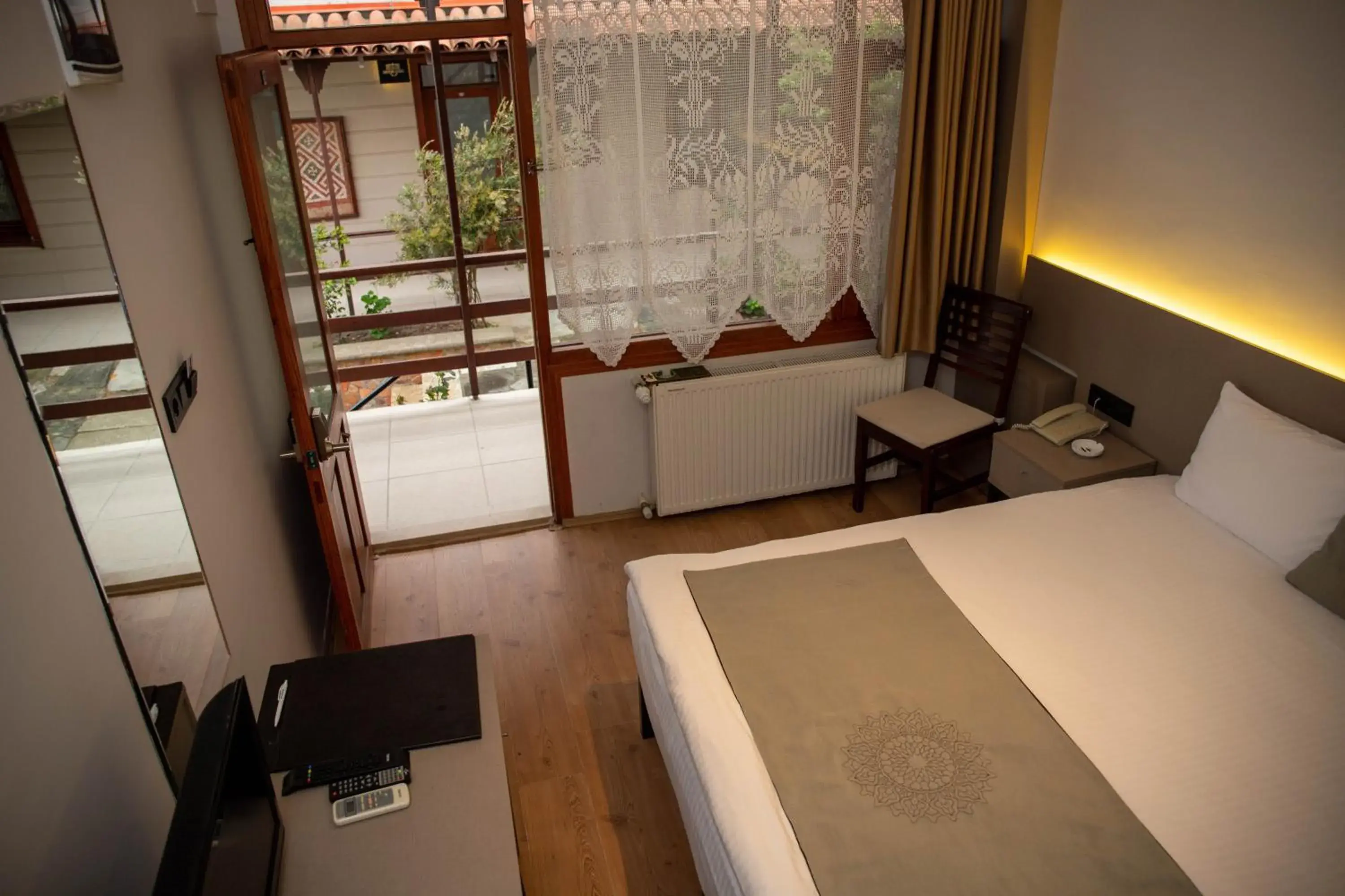 Standard Double or Twin Room with Garden View - single occupancy in Sinop Antik Otel Standard Double or Twin Room with Garden View - single occupancy in Sinop Antik Otel