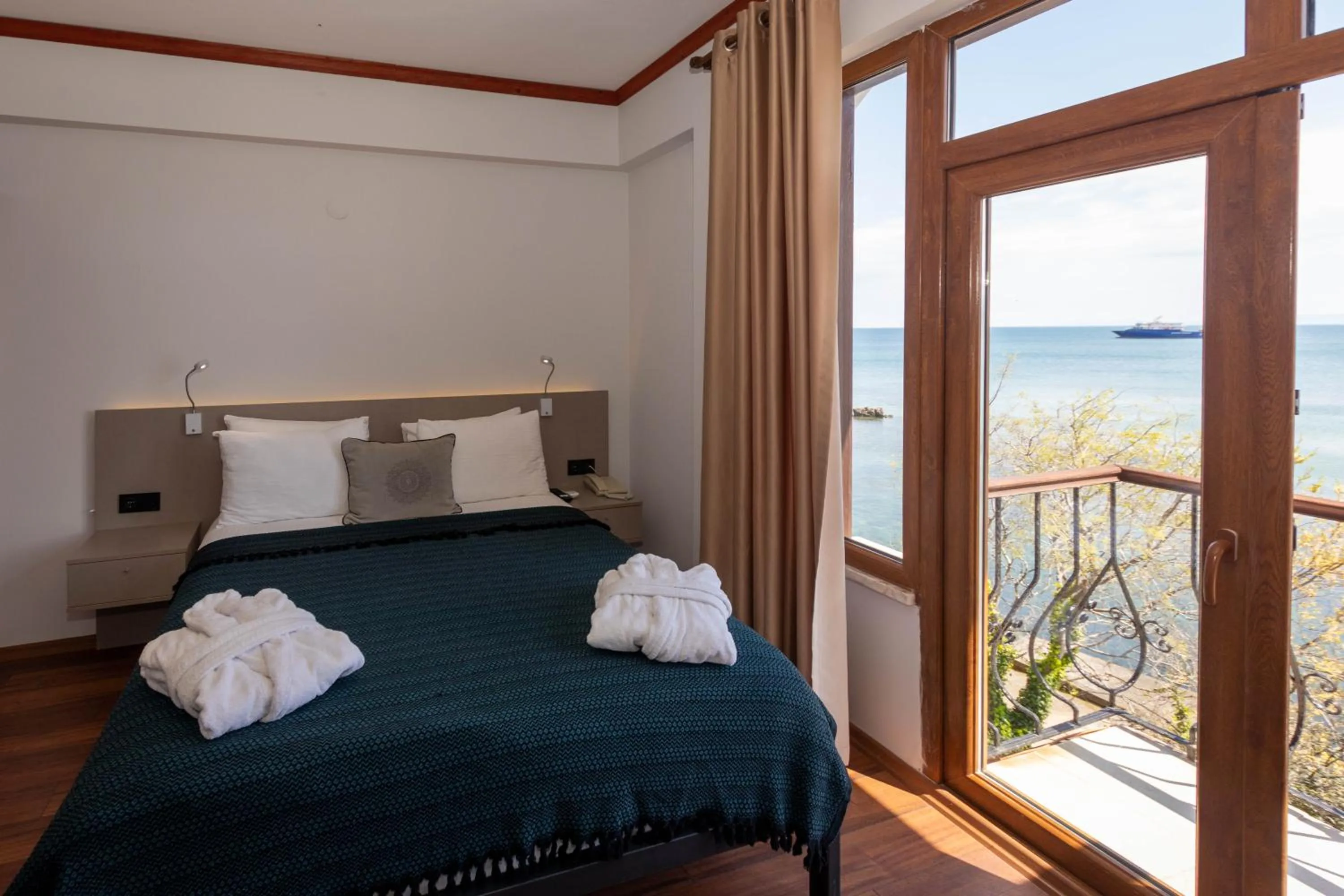 Photo of the whole room, Bed in Sinop Antik Otel