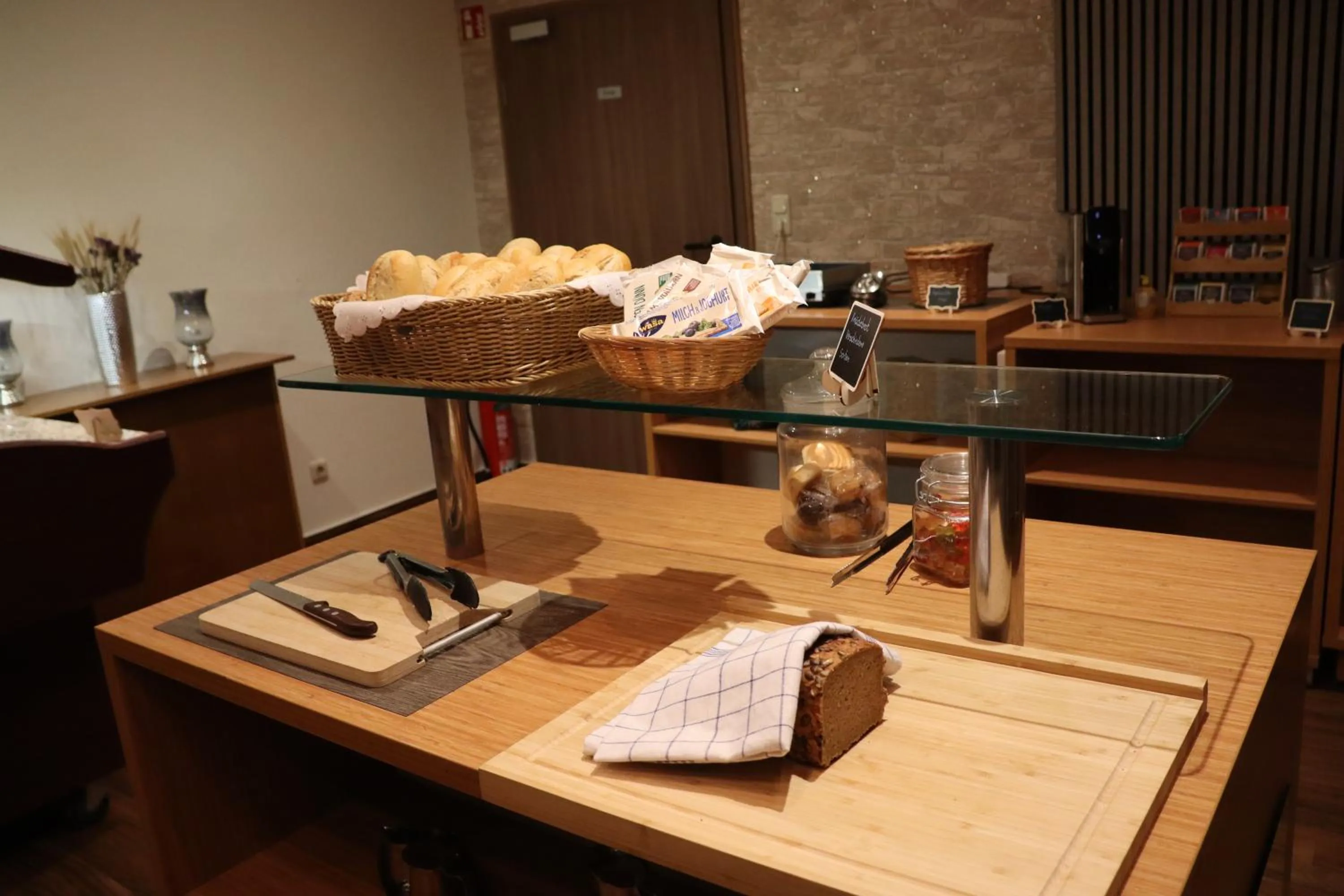 Buffet breakfast in Hotel Haarener Hof