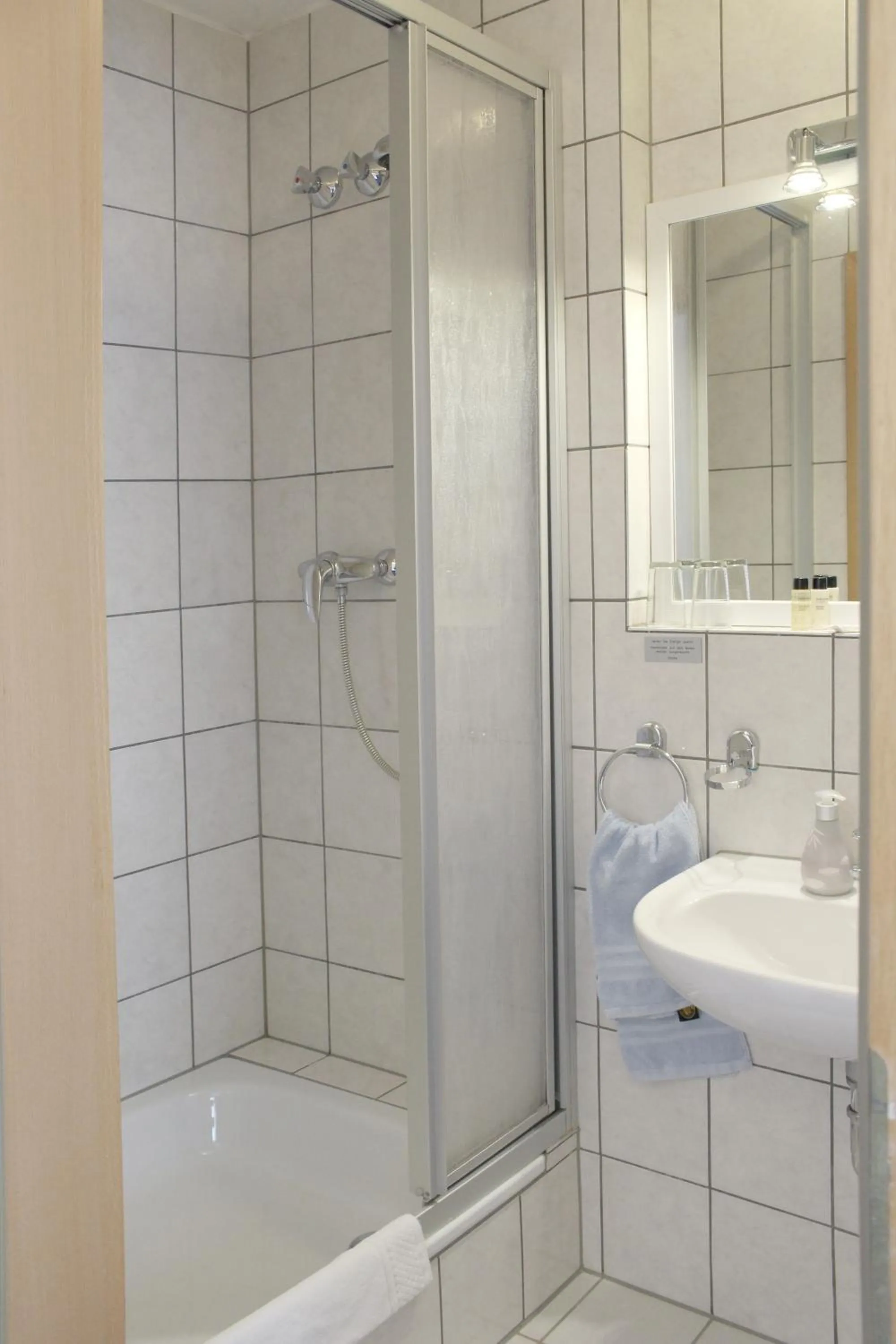 Shower in Hotel Haarener Hof