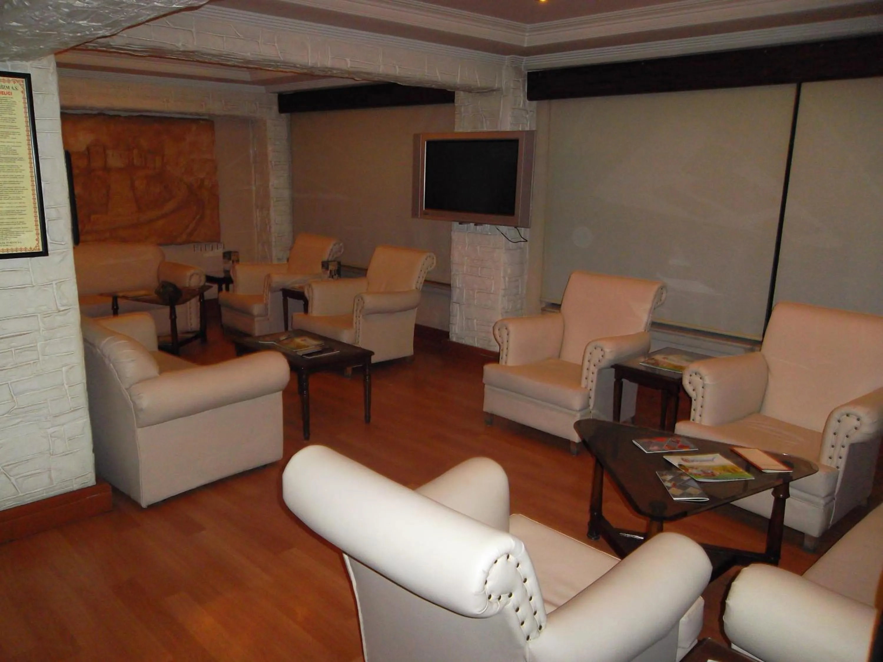Lounge or bar in Kucuk Velic Hotel