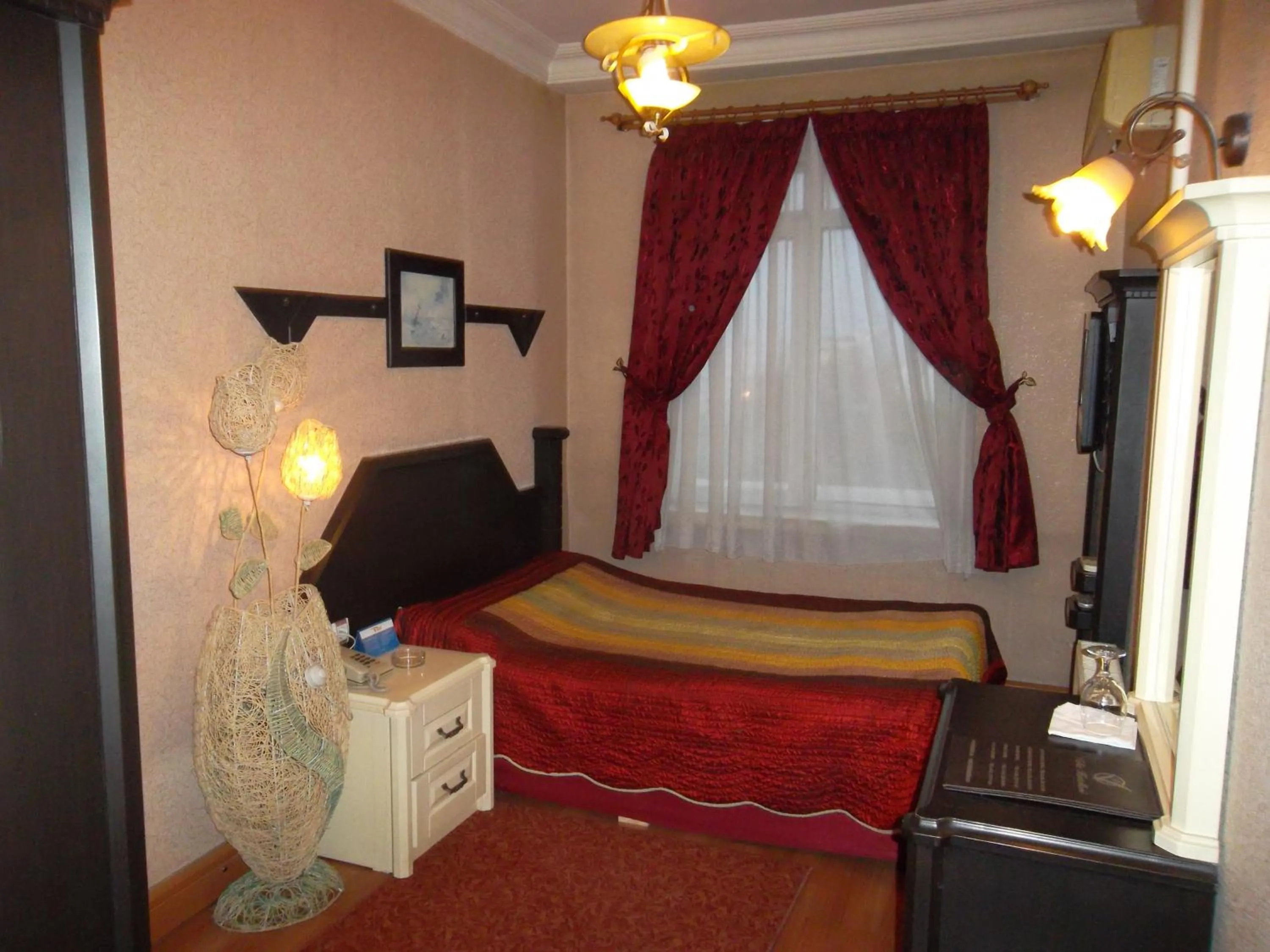 Photo of the whole room in Kucuk Velic Hotel