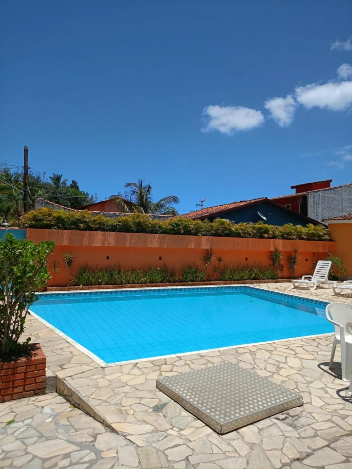 Swimming pool in Pousada Sol do Araçá