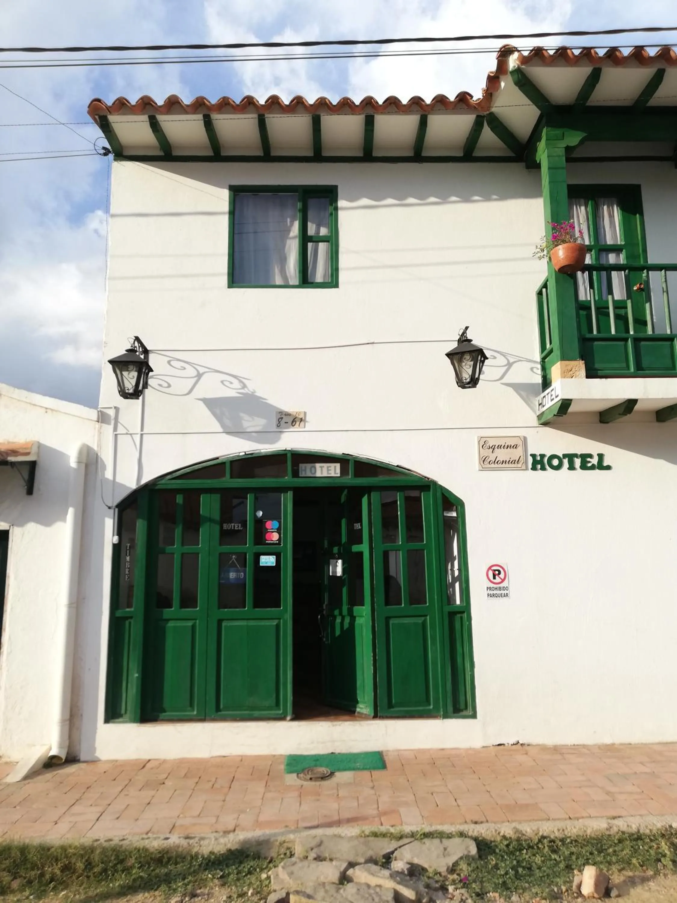 Facade/entrance, Property Building in Esquina Colonial