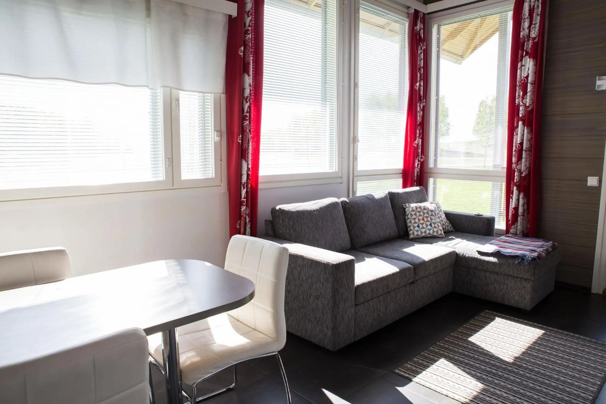 Seating area in Holiday Linnunlahti