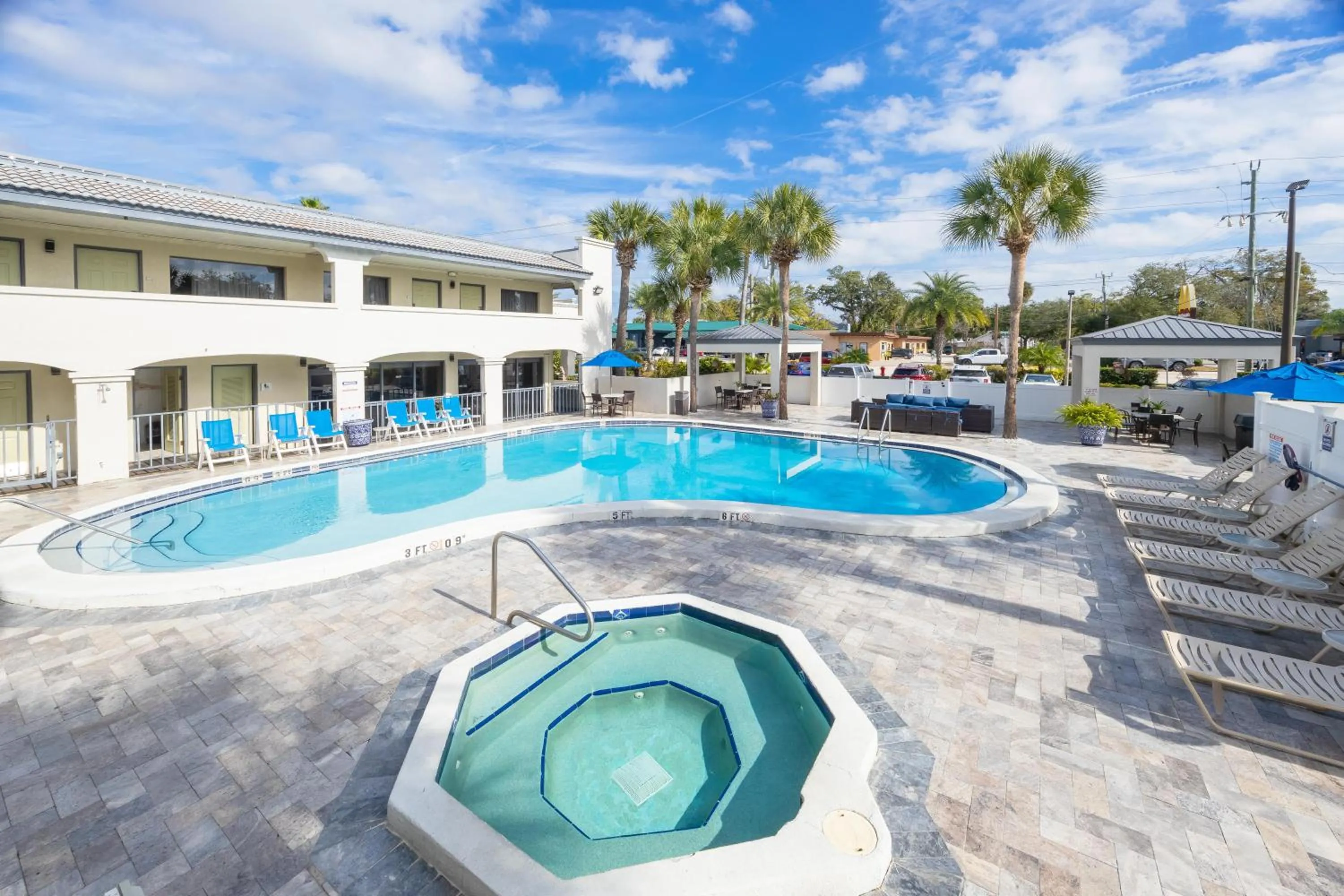 Swimming pool in The Ponce St. Augustine Hotel