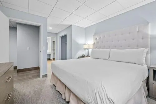 Bed in Cherry Tree Inn & Suites