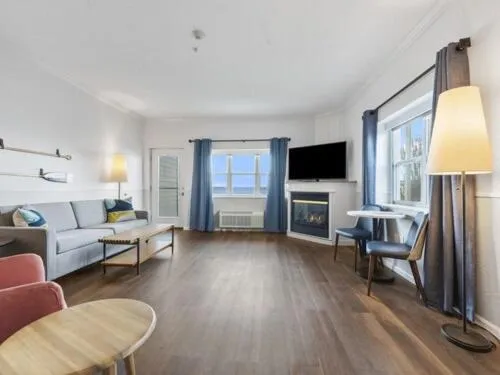 Cherry Tree Inn & Suites