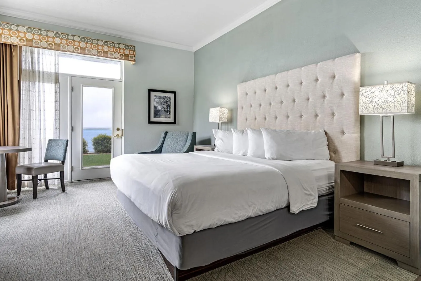 Bed in Cherry Tree Inn & Suites