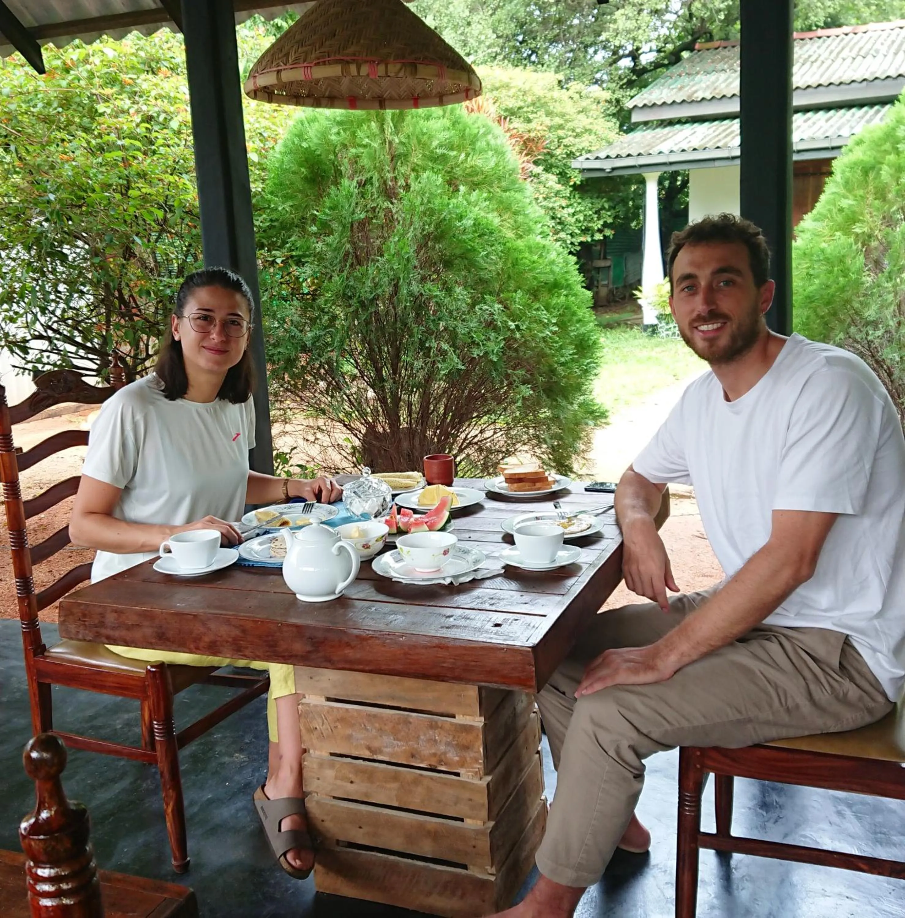 Restaurant/places to eat in Sigiri Shen Residence