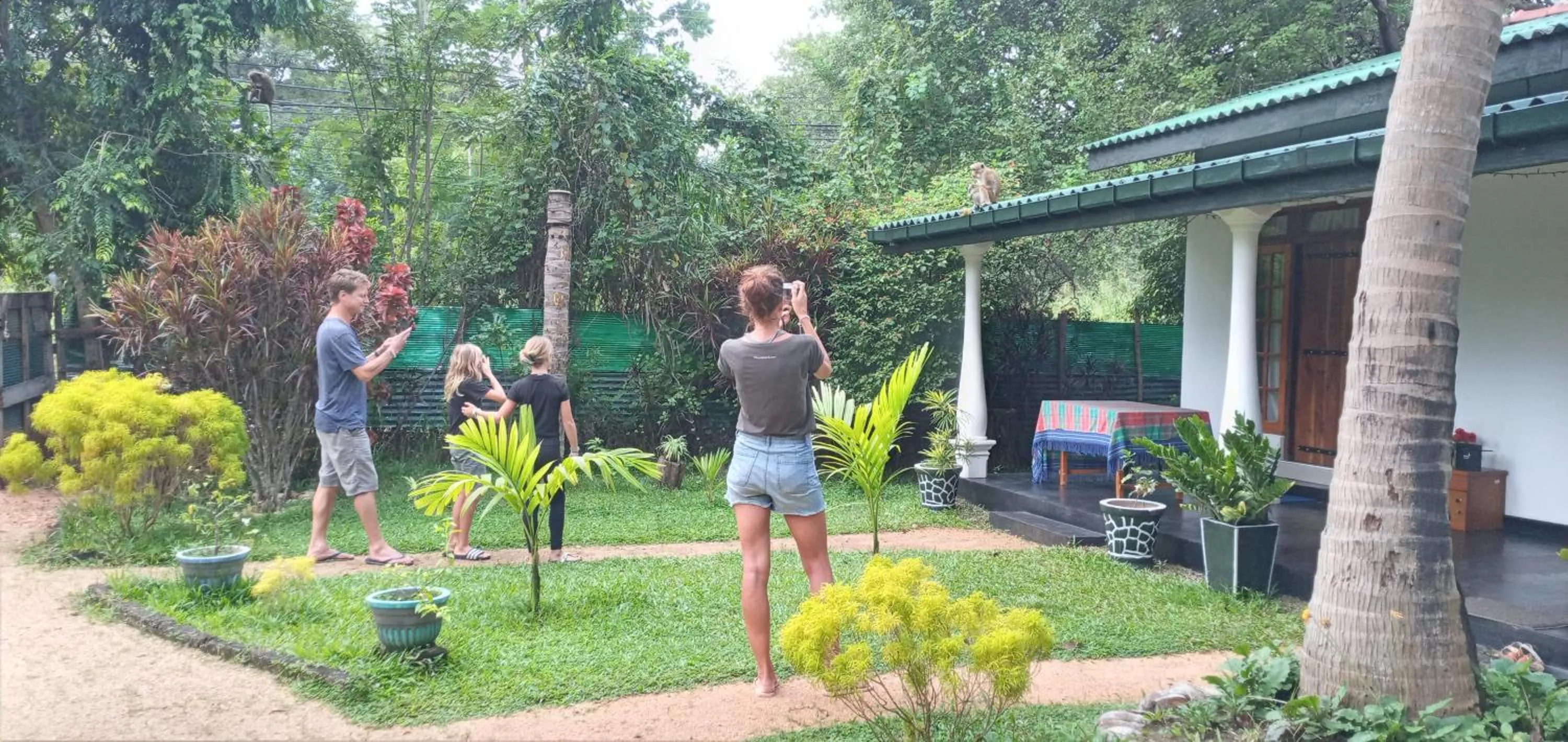 People in Sigiri Shen Residence