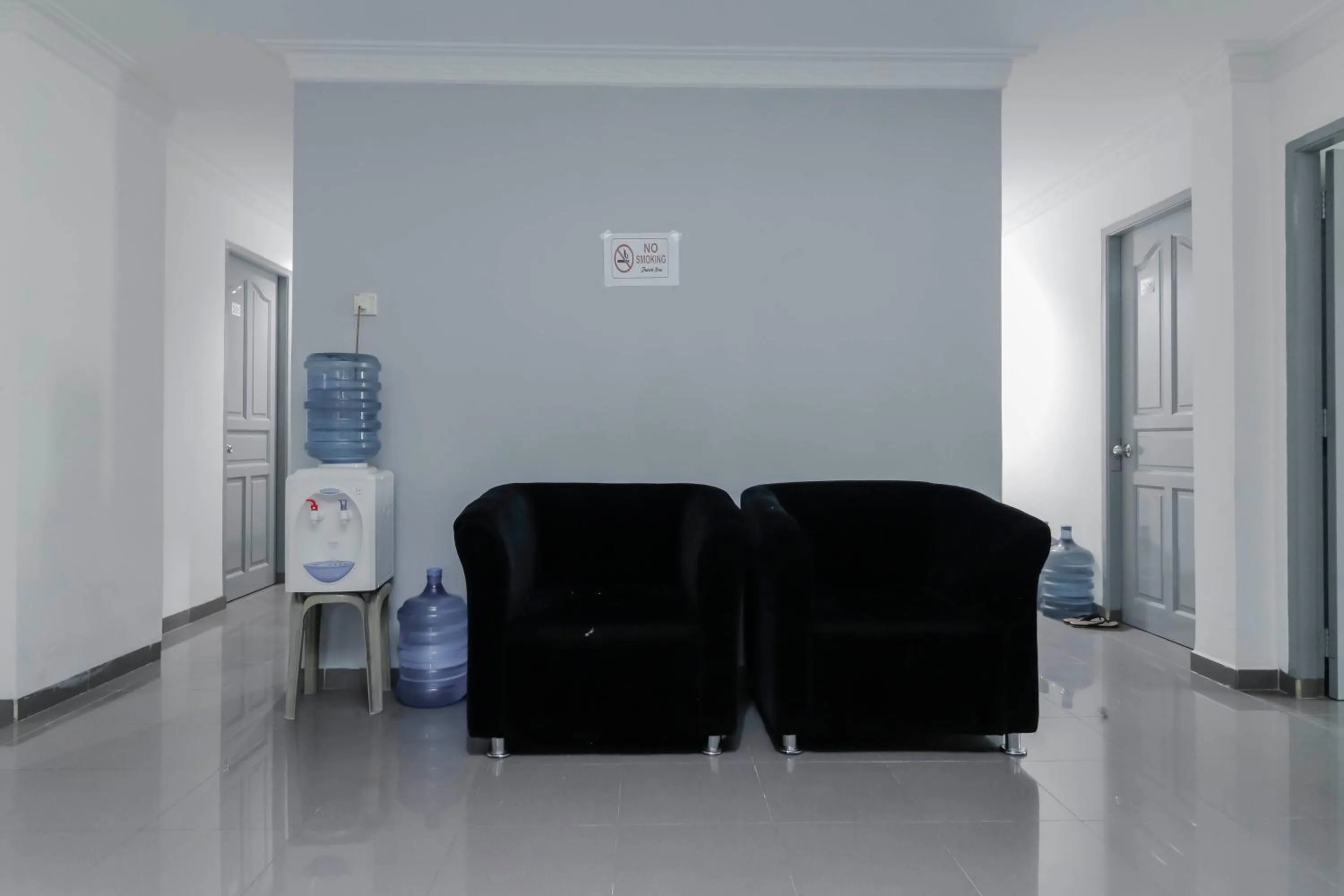 Area and facilities in RedDoorz Plus near Batam City Square