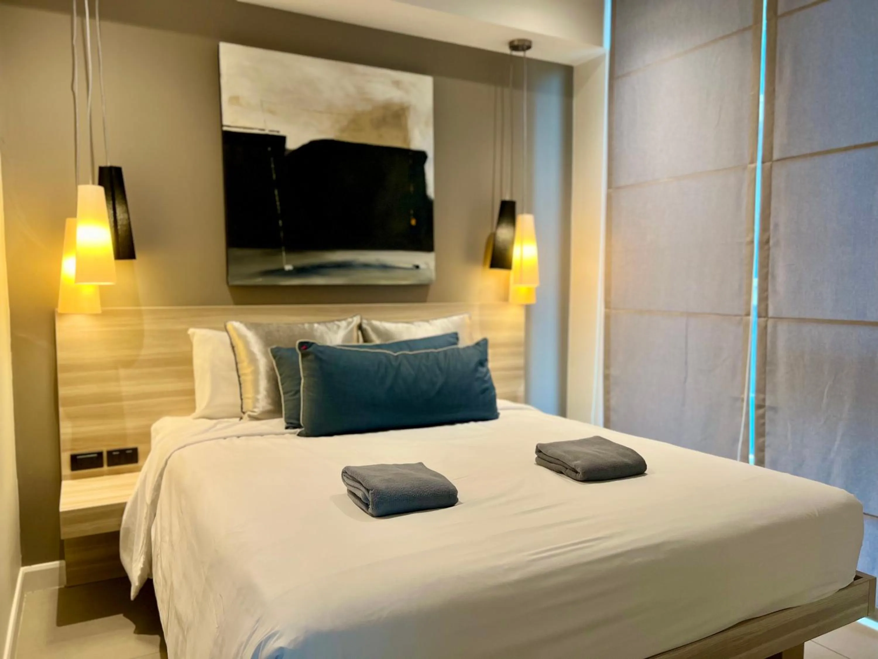 Bedroom, Bed in Oceanstone by RESAVA