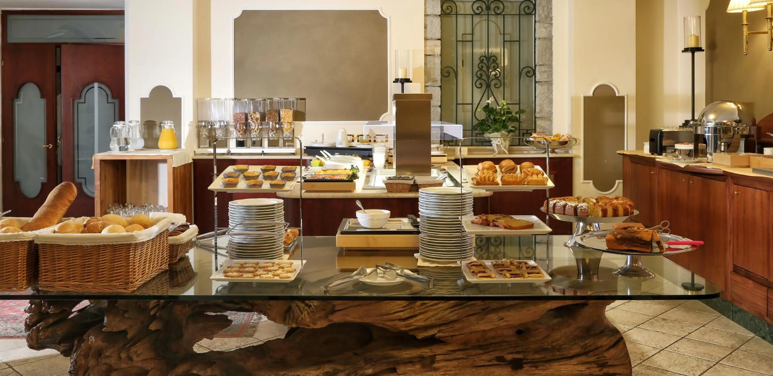 Restaurant/places to eat in Hotel Villa Capri