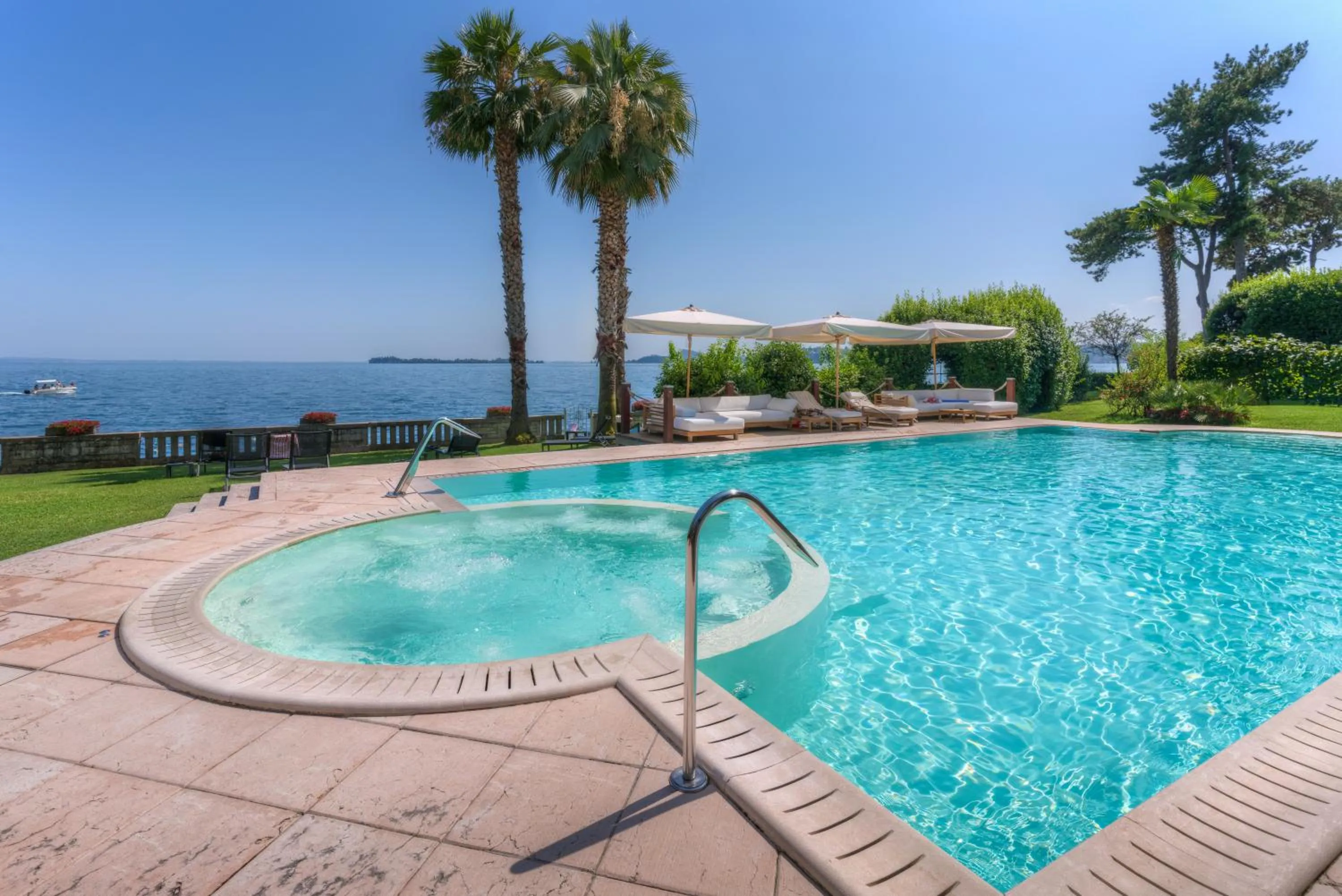 Garden in Hotel Villa Capri