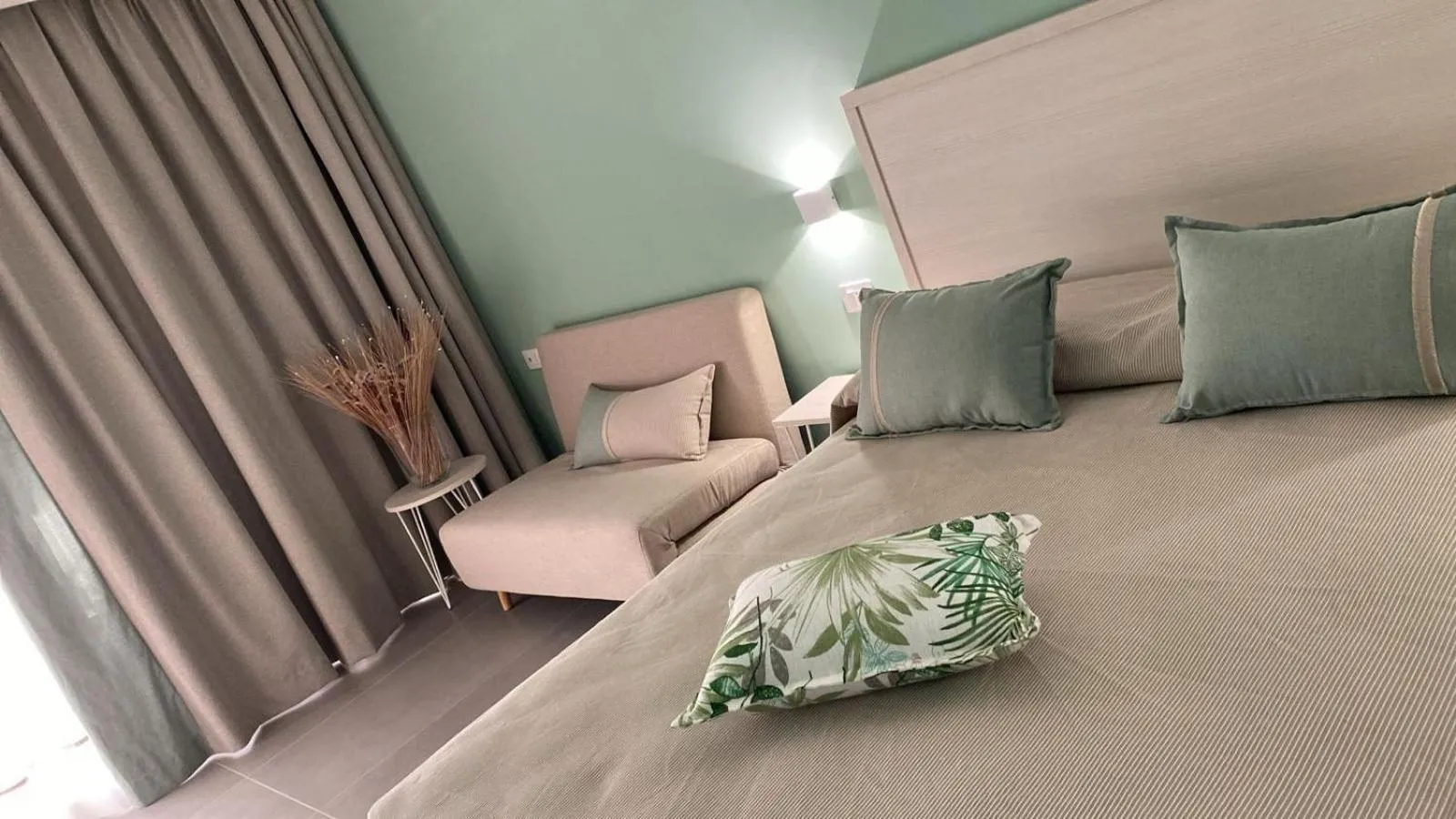 Photo of the whole room, Bed in Residence Torre Delle Viole