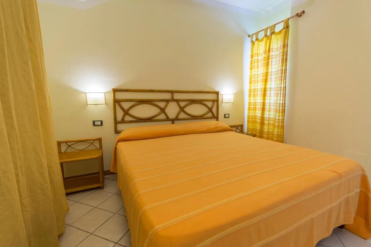 Photo of the whole room, Bed in Residence Torre Delle Viole