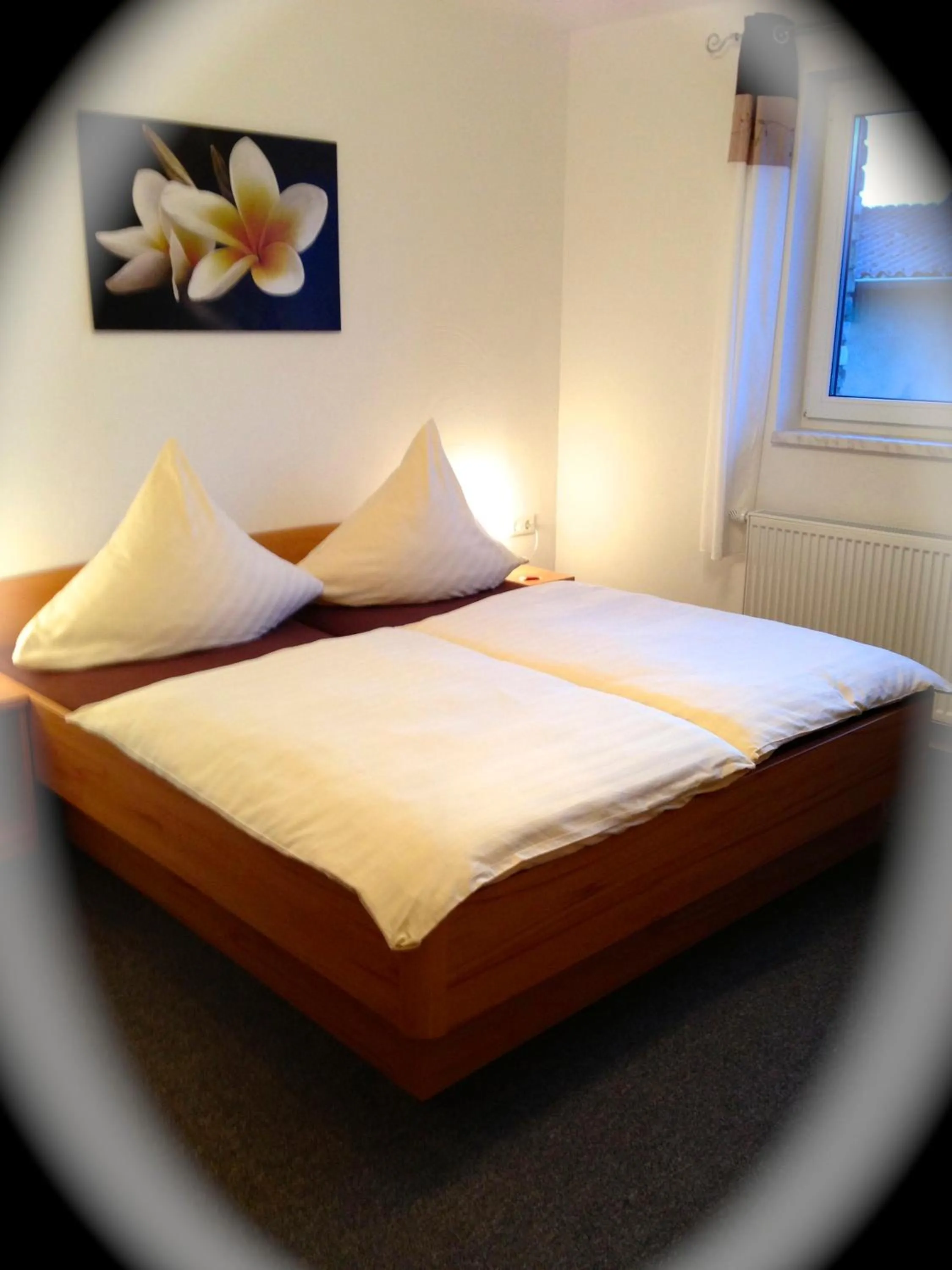 Photo of the whole room, Bed in Hotel zur Wasserburg