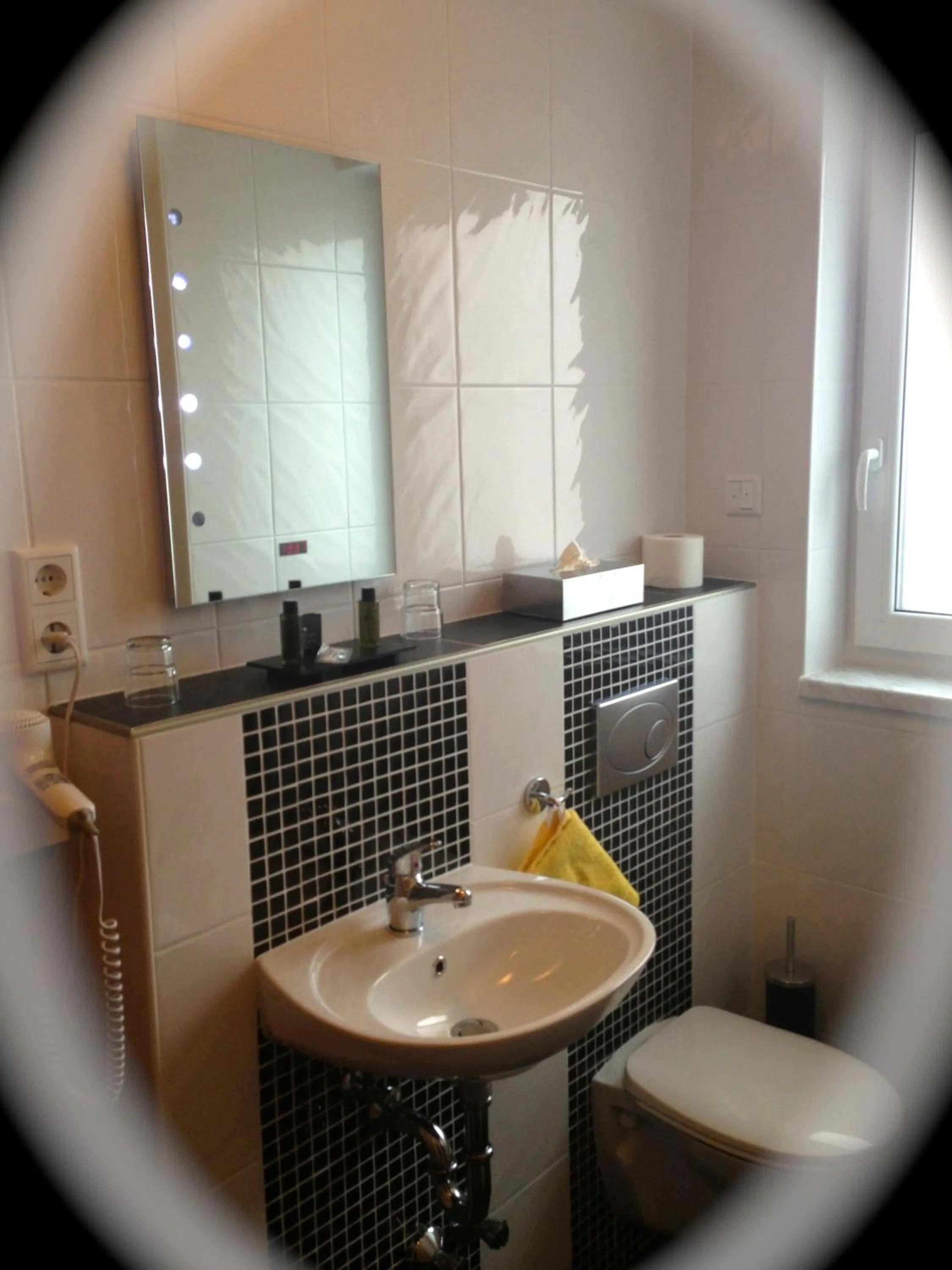 Bathroom in Hotel zur Wasserburg