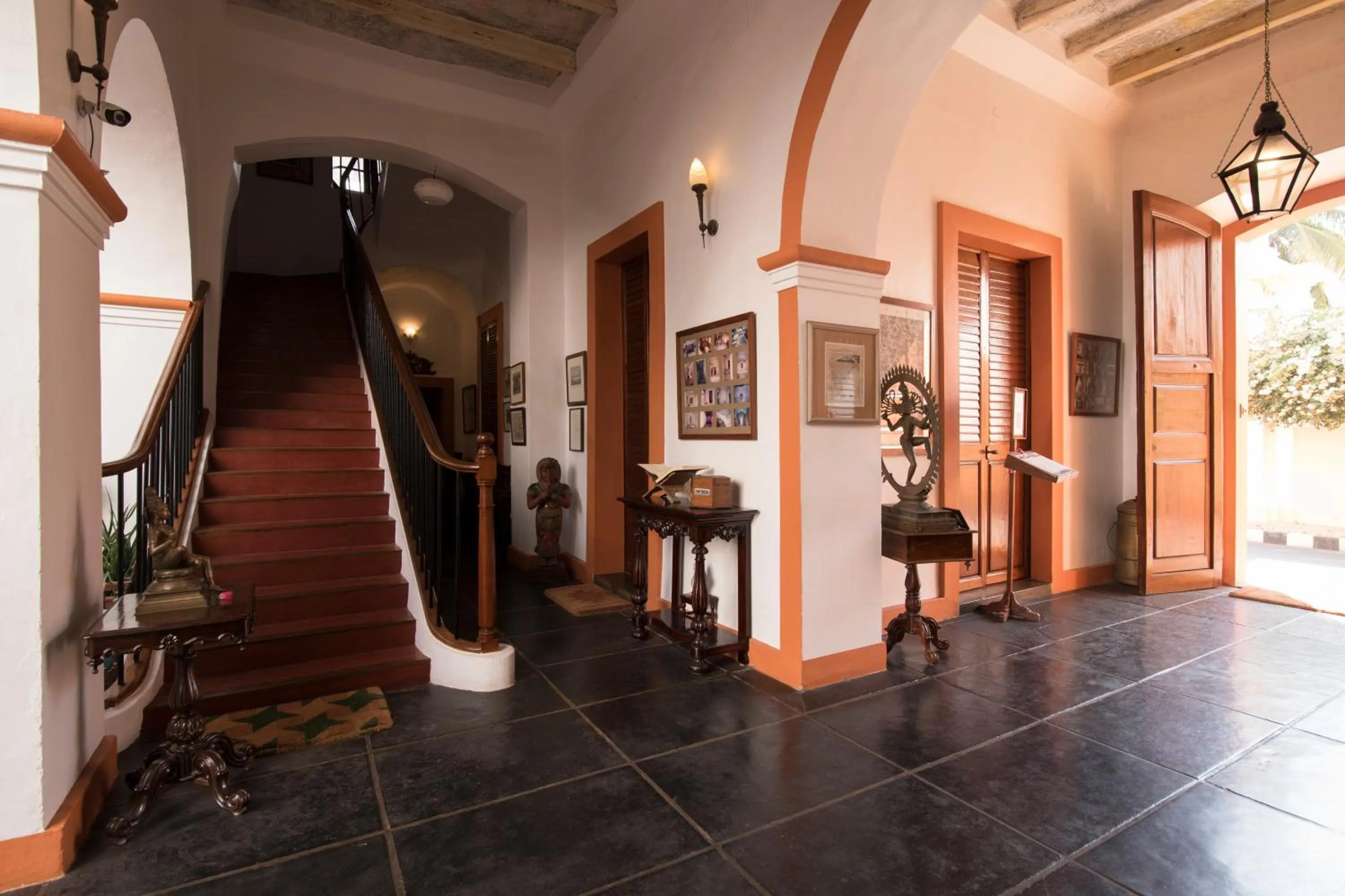 Facade/entrance in Dune de L'orient