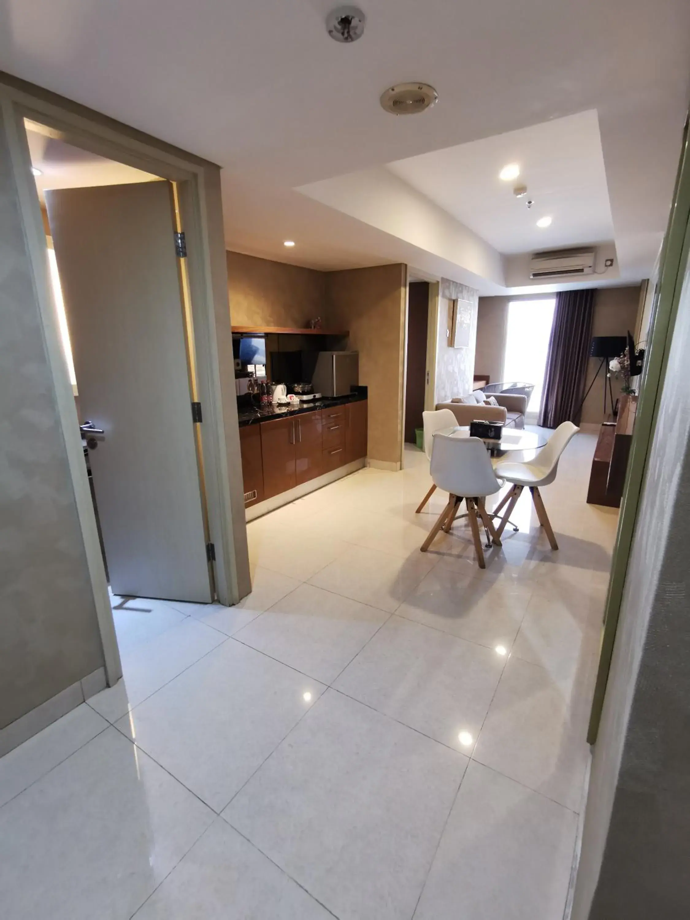 One-Bedroom Apartment in Warhol Residence Semarang Simpang Lima One-Bedroom Apartment in Warhol Residence Semarang Simpang Lima