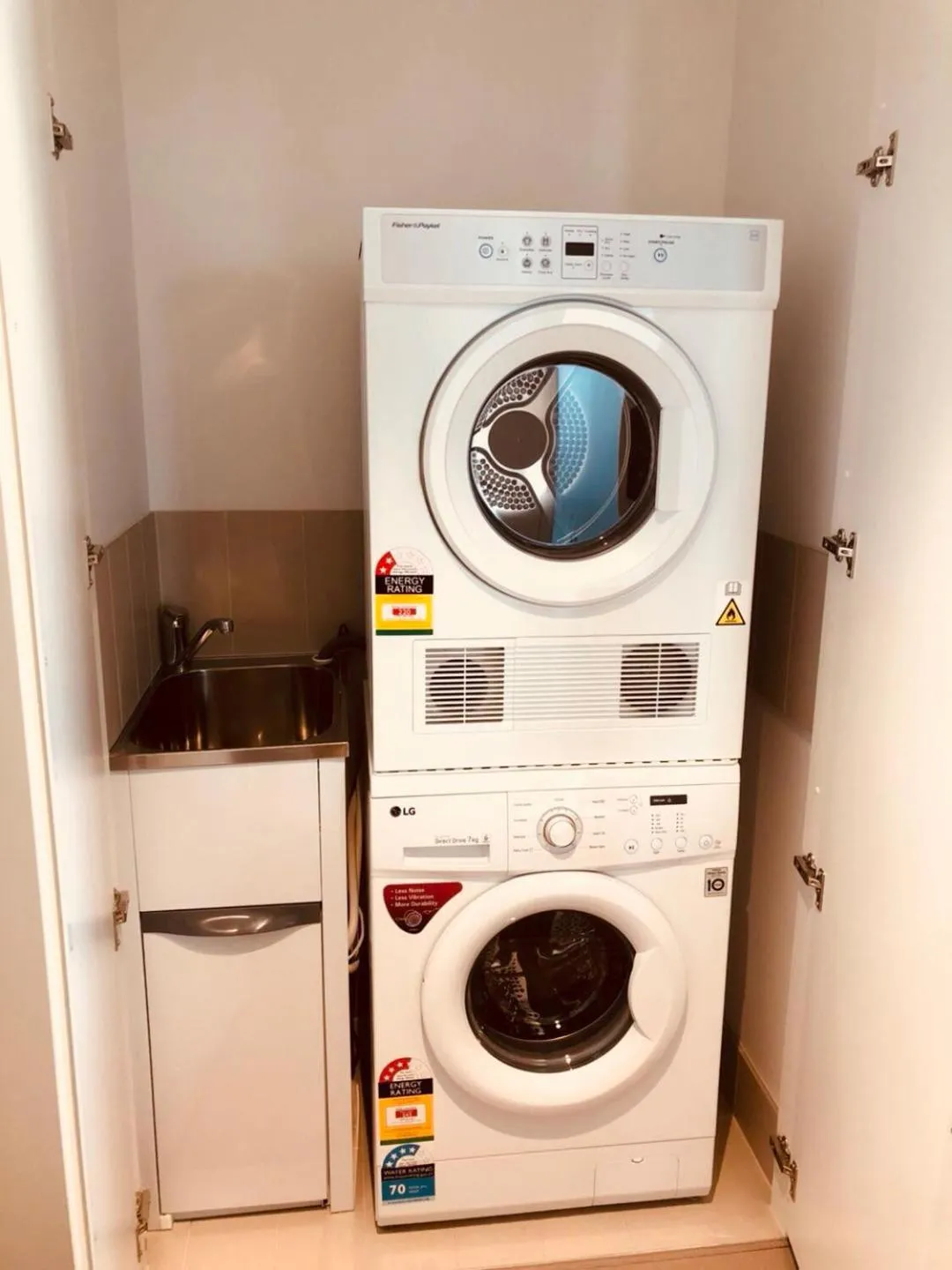 Area and facilities in Winston Apartments Docklands