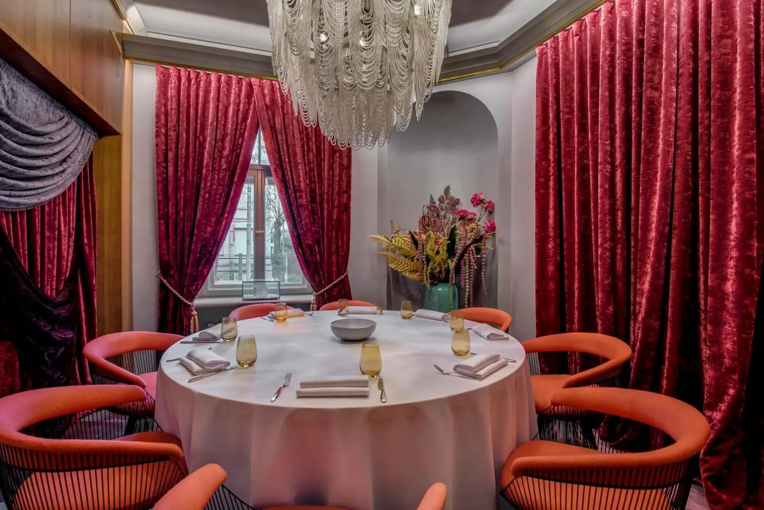 Restaurant/places to eat in Grand Poet Hotel and SPA by Semarah