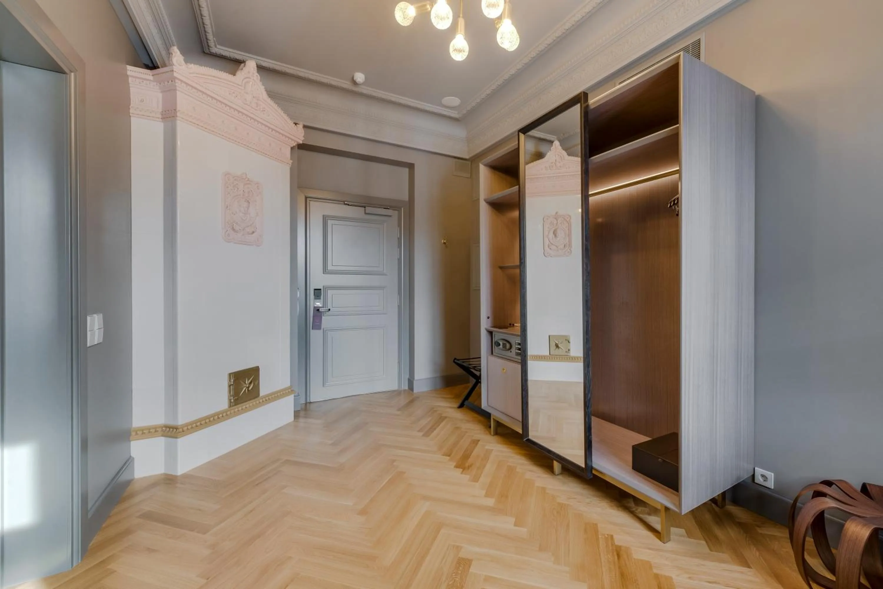 wardrobe in Grand Poet Hotel and SPA by Semarah