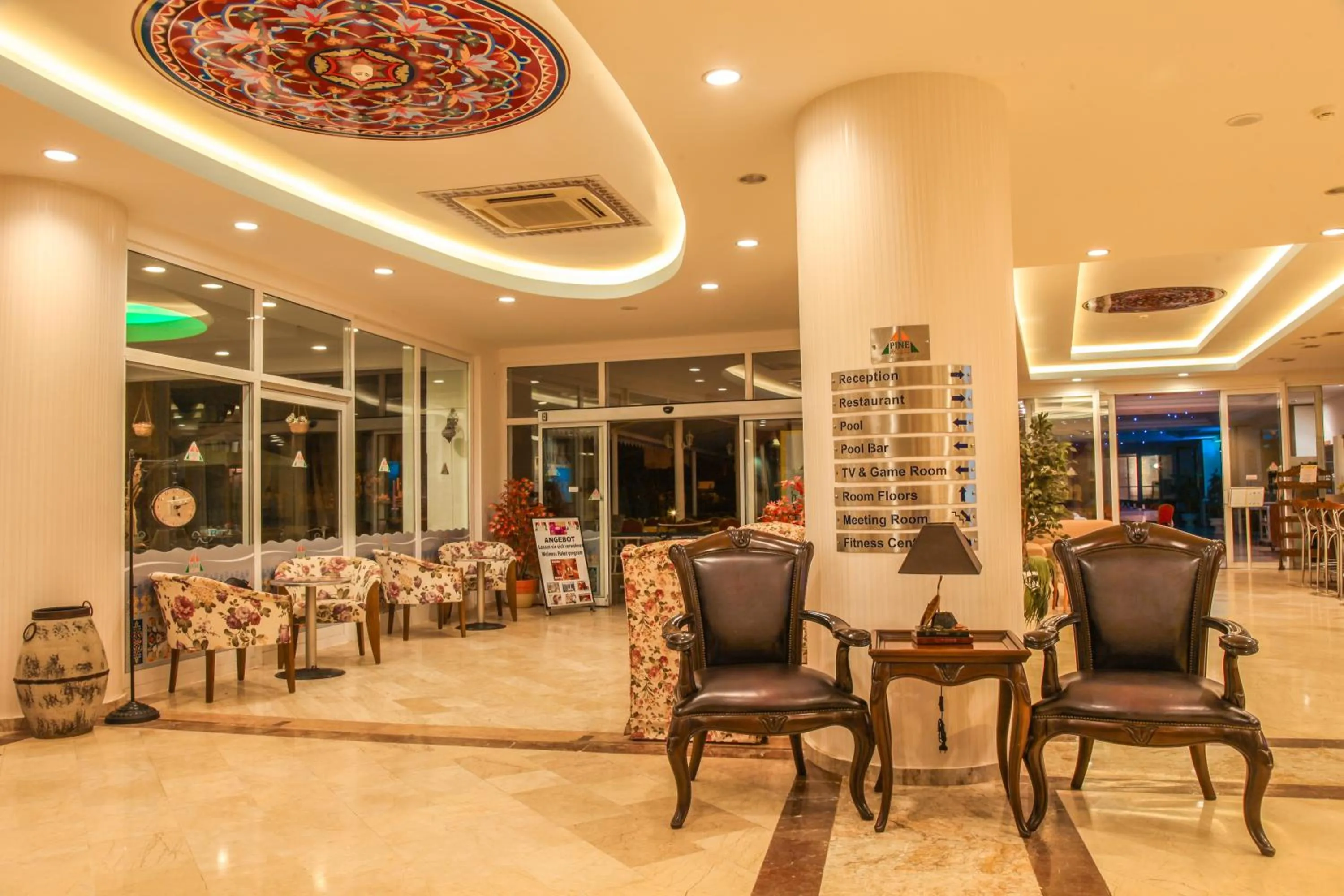 Lobby or reception in Pine House by Werde Hotels