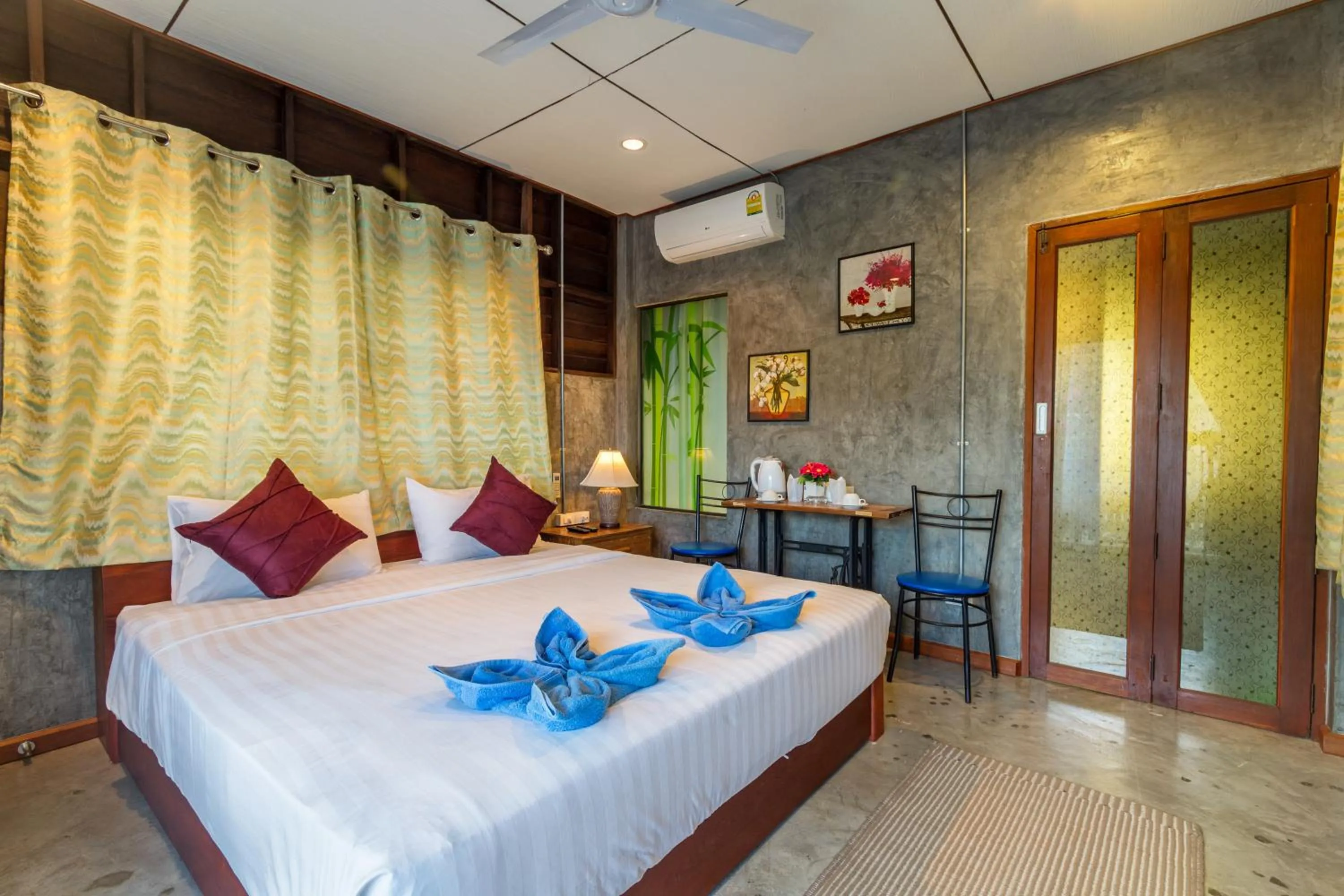 Property building, Bed in Kanya Cozy Bungalows Kata