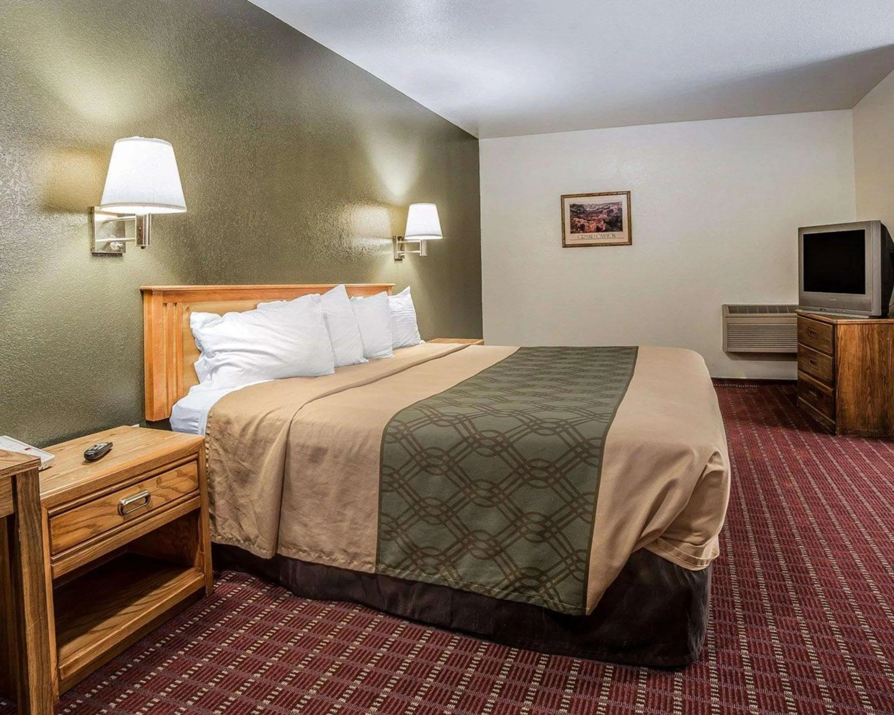 Photo of the whole room in Rodeway Inn Hurricane - Zion National Park Area