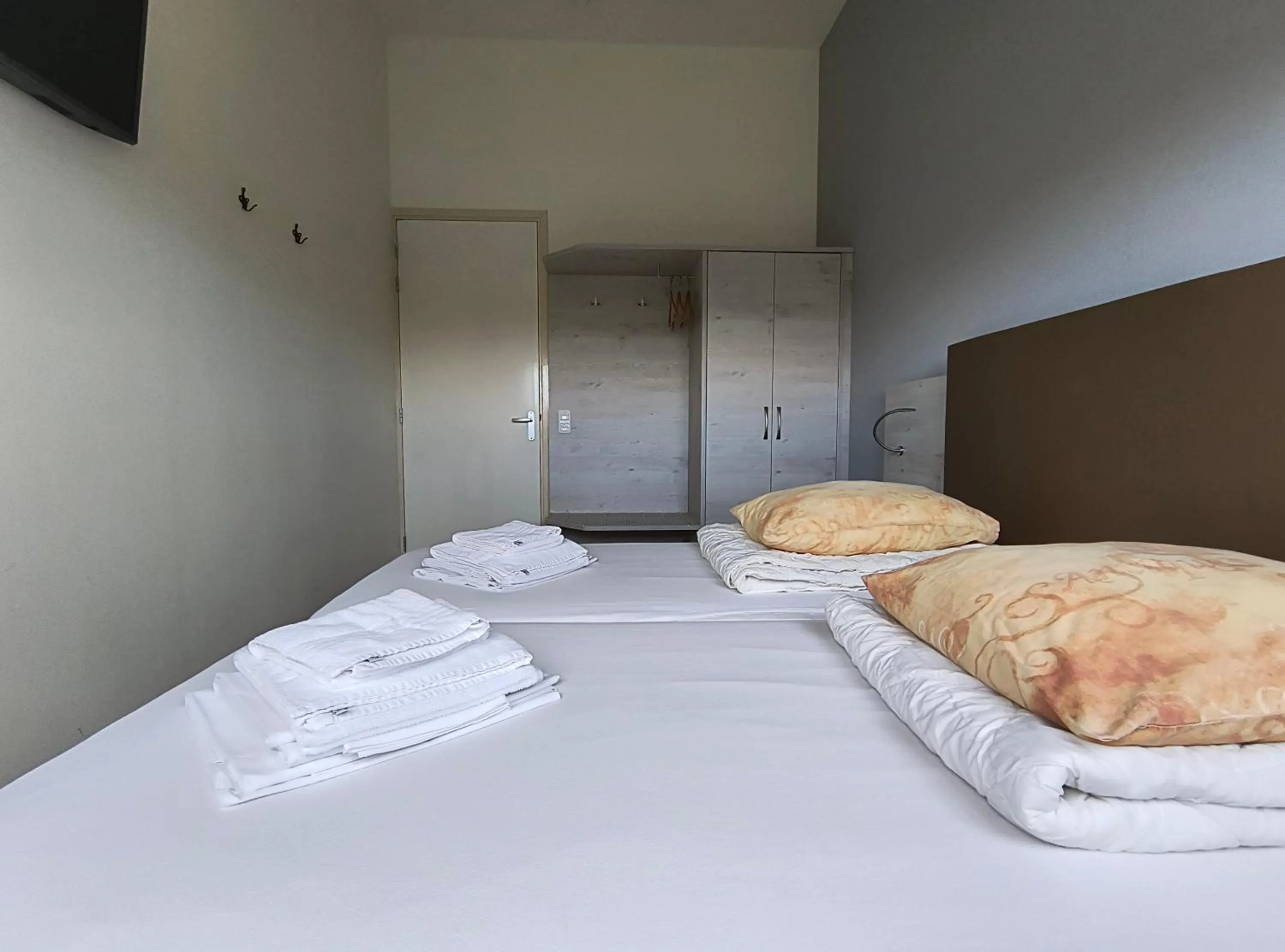 Bedroom, Bed in Hotel Rasch