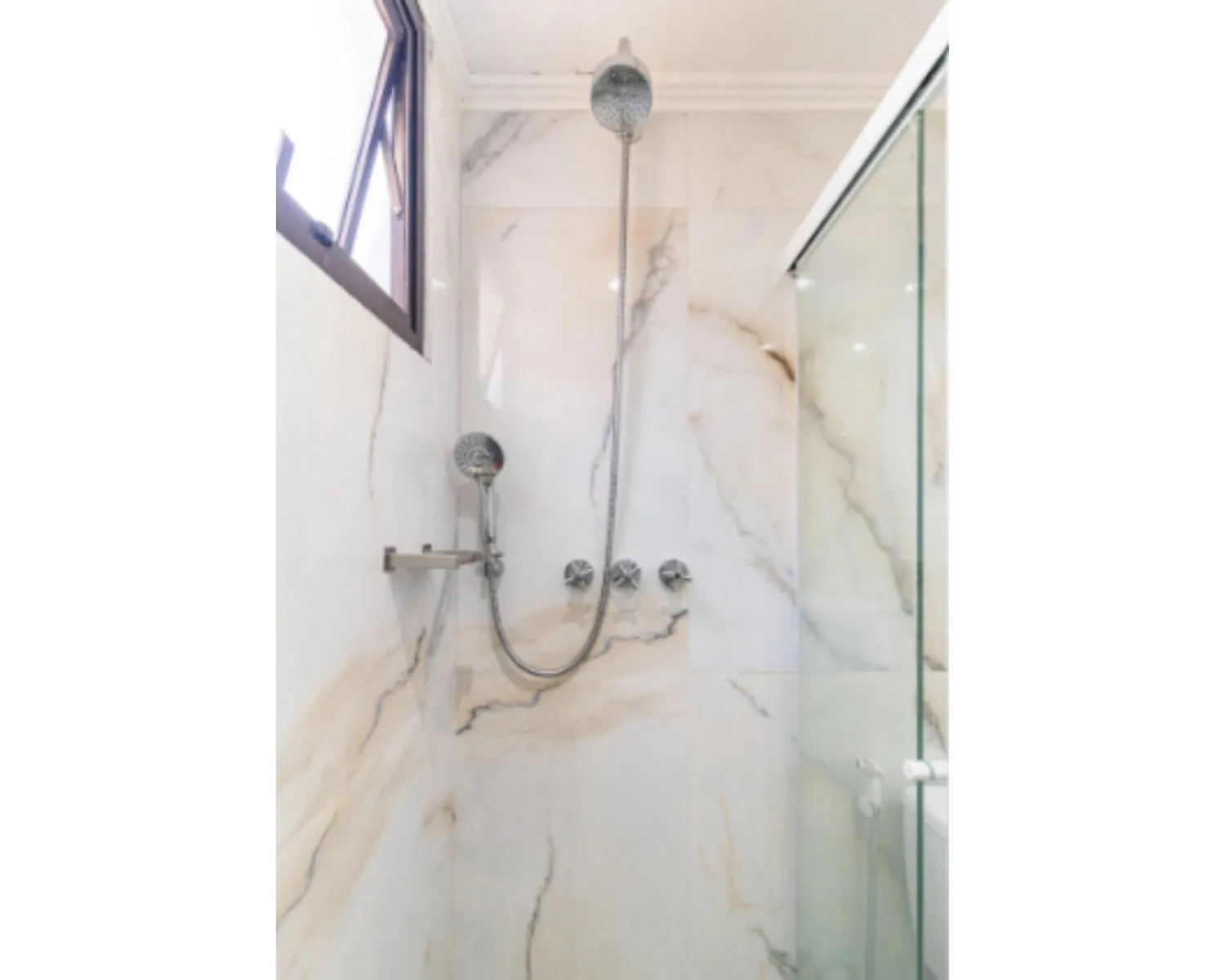Shower in H4 La Residence Paulista