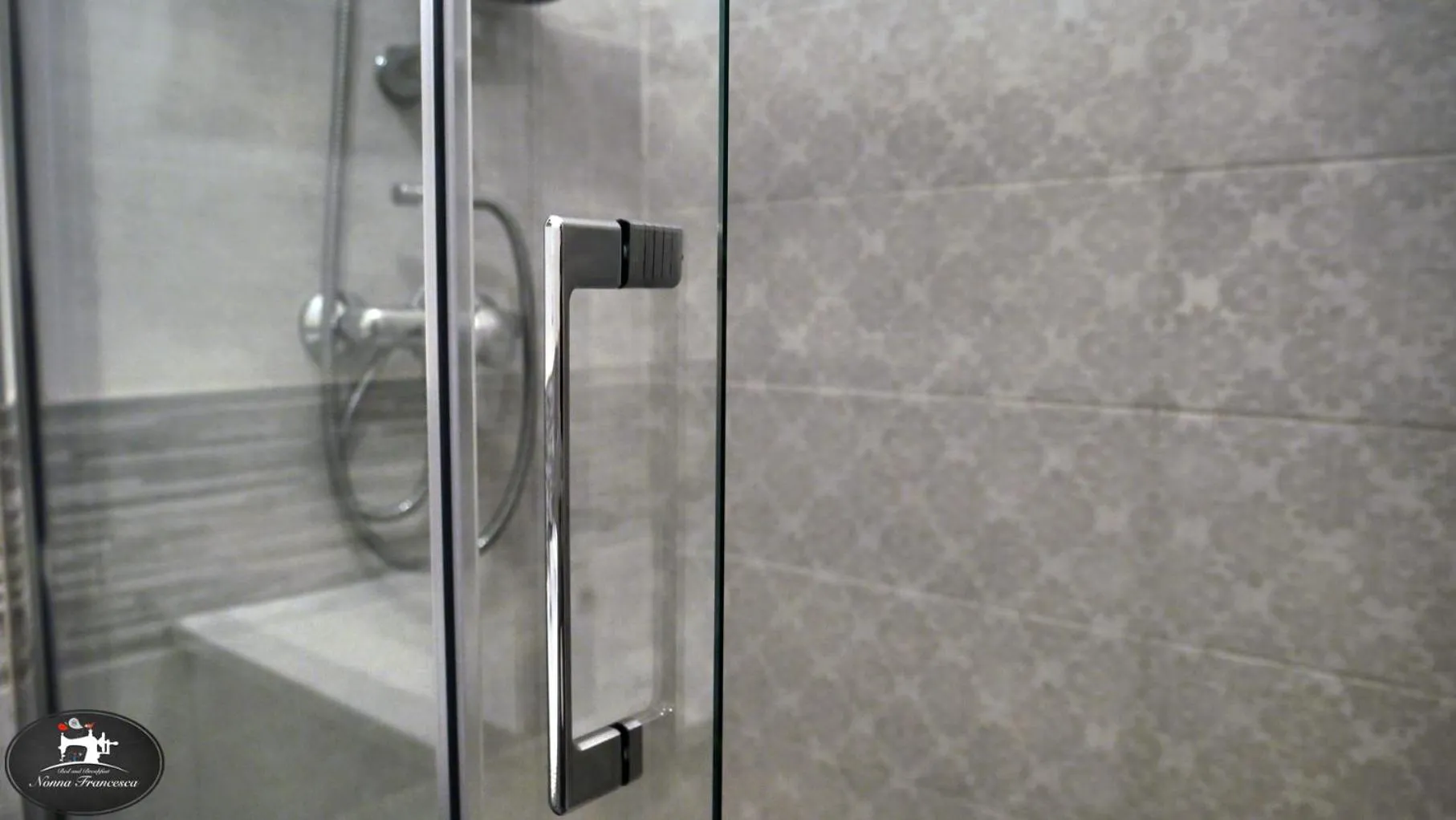 Shower in Nonna Francesca