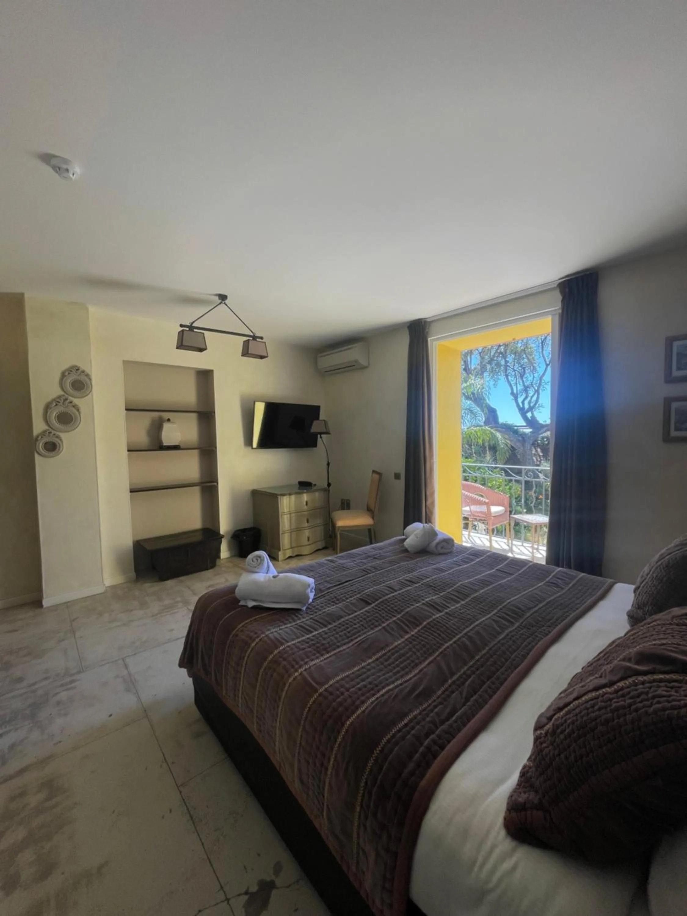 Bedroom in Hôtel de La Fossette