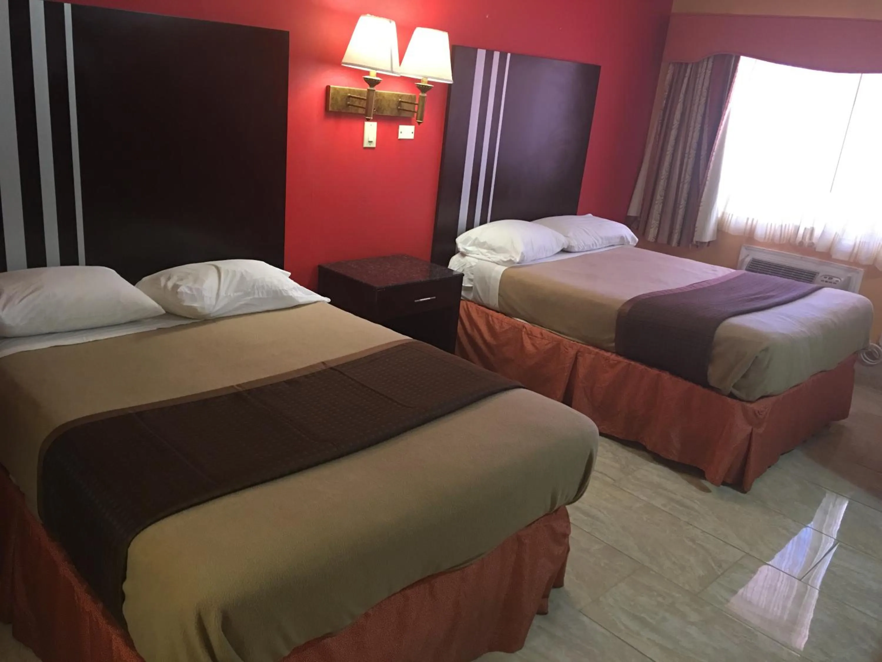 Travelodge by Wyndham Bay Shore Long Island