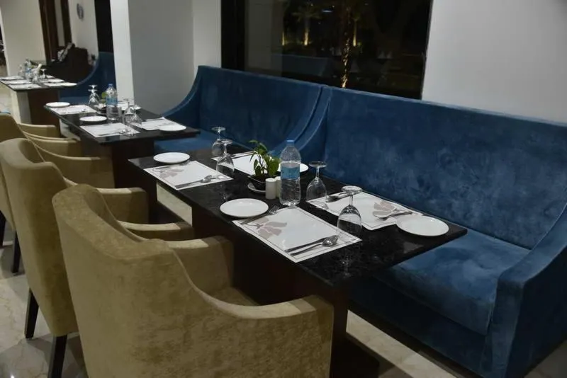 Restaurant/places to eat in Pride Hotel & Convention Centre Indore