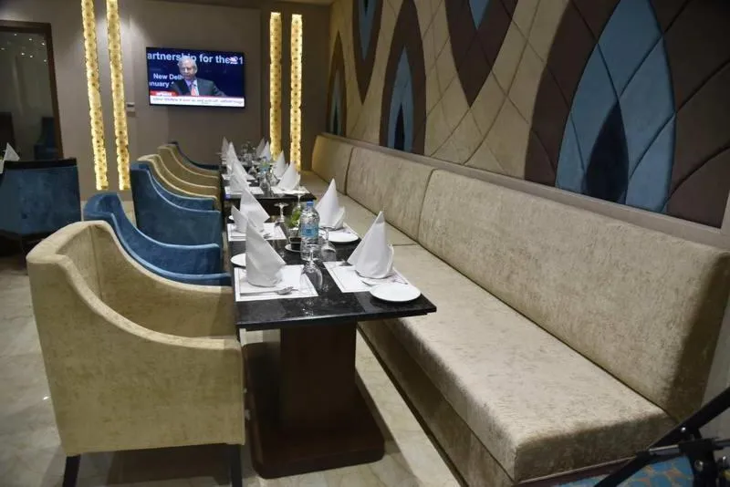Restaurant/places to eat in Pride Hotel & Convention Centre Indore