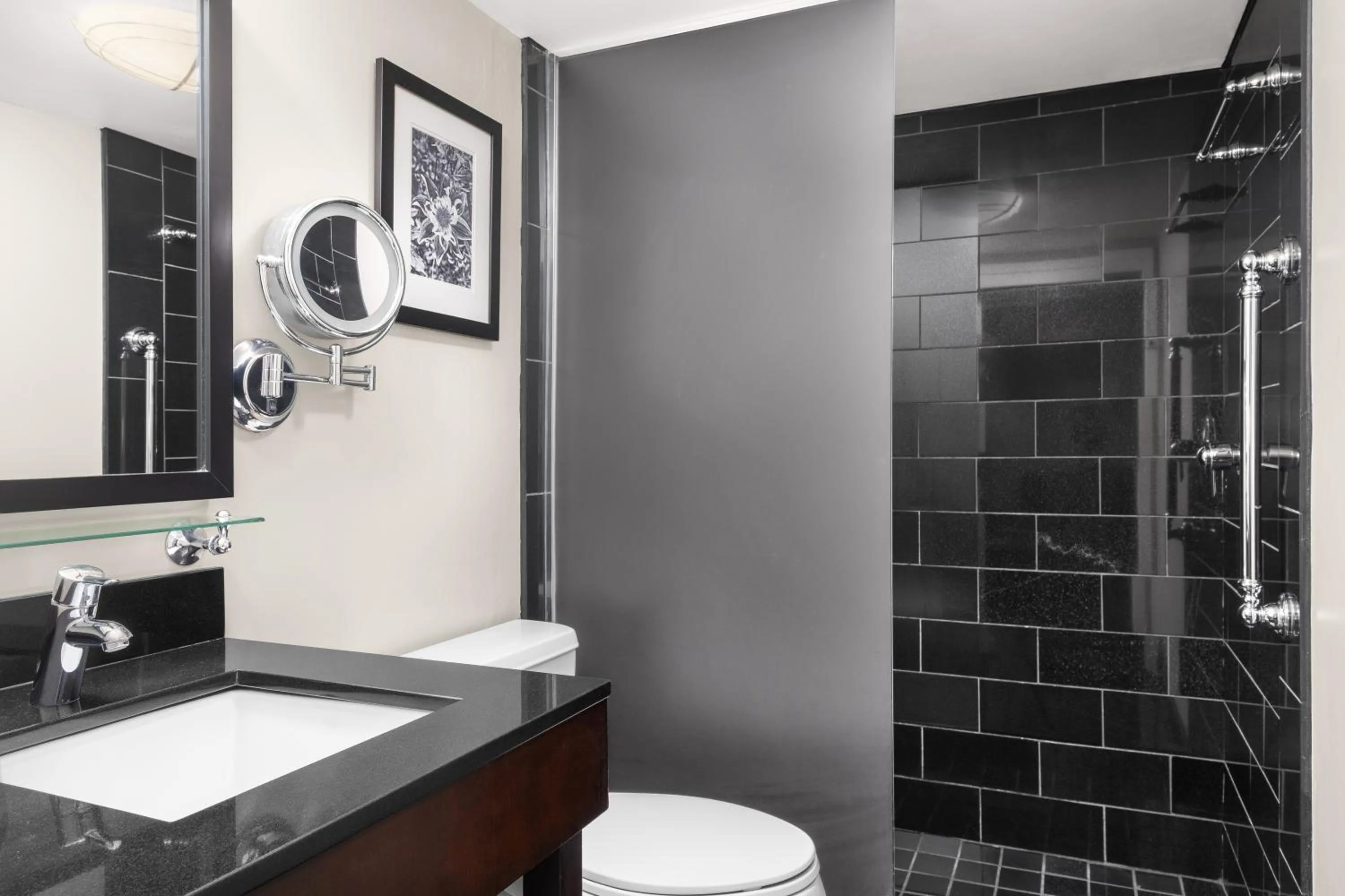 Shower in Hotel Le Marais