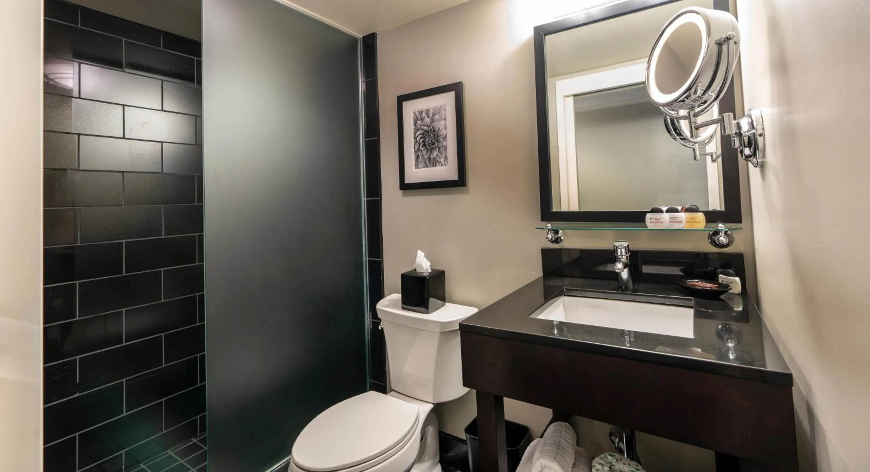 Toilet in Hotel Le Marais