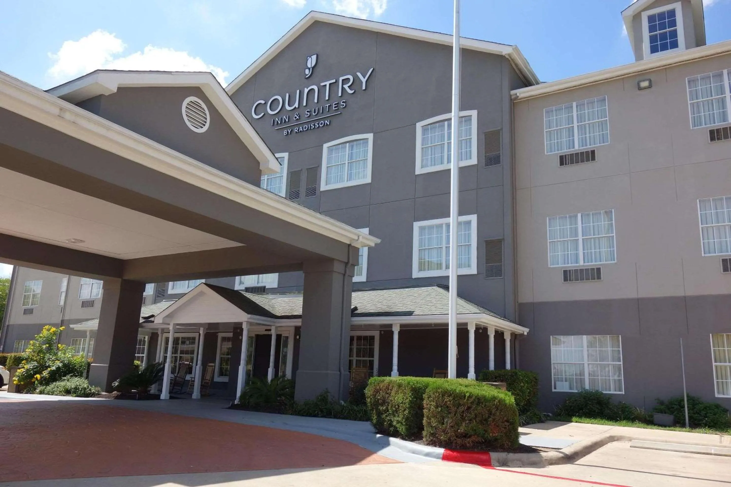Property building in Country Inn & Suites by Radisson, Round Rock, TX