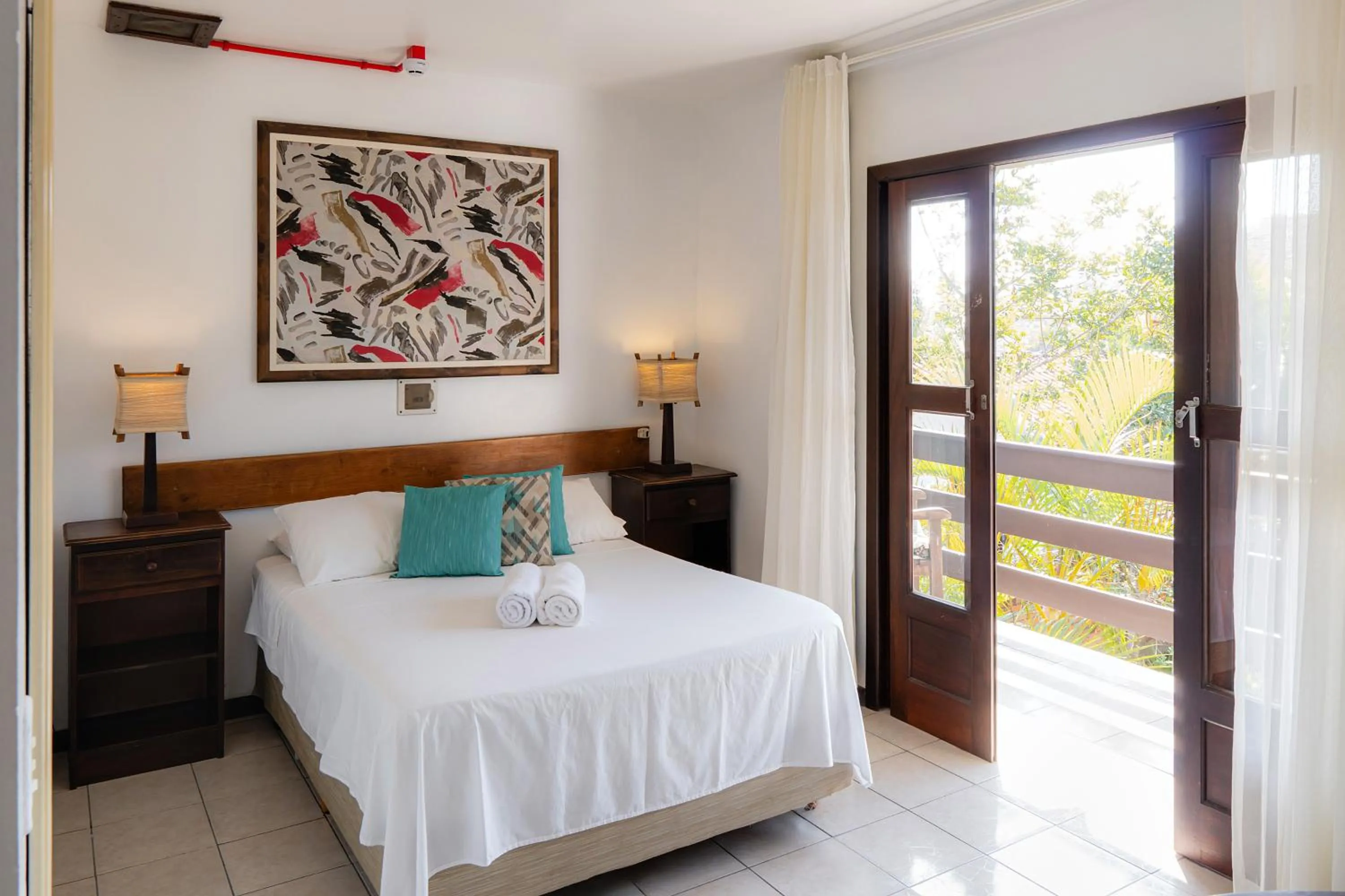 Photo of the whole room, Bed in Pousada Porto dos Casais