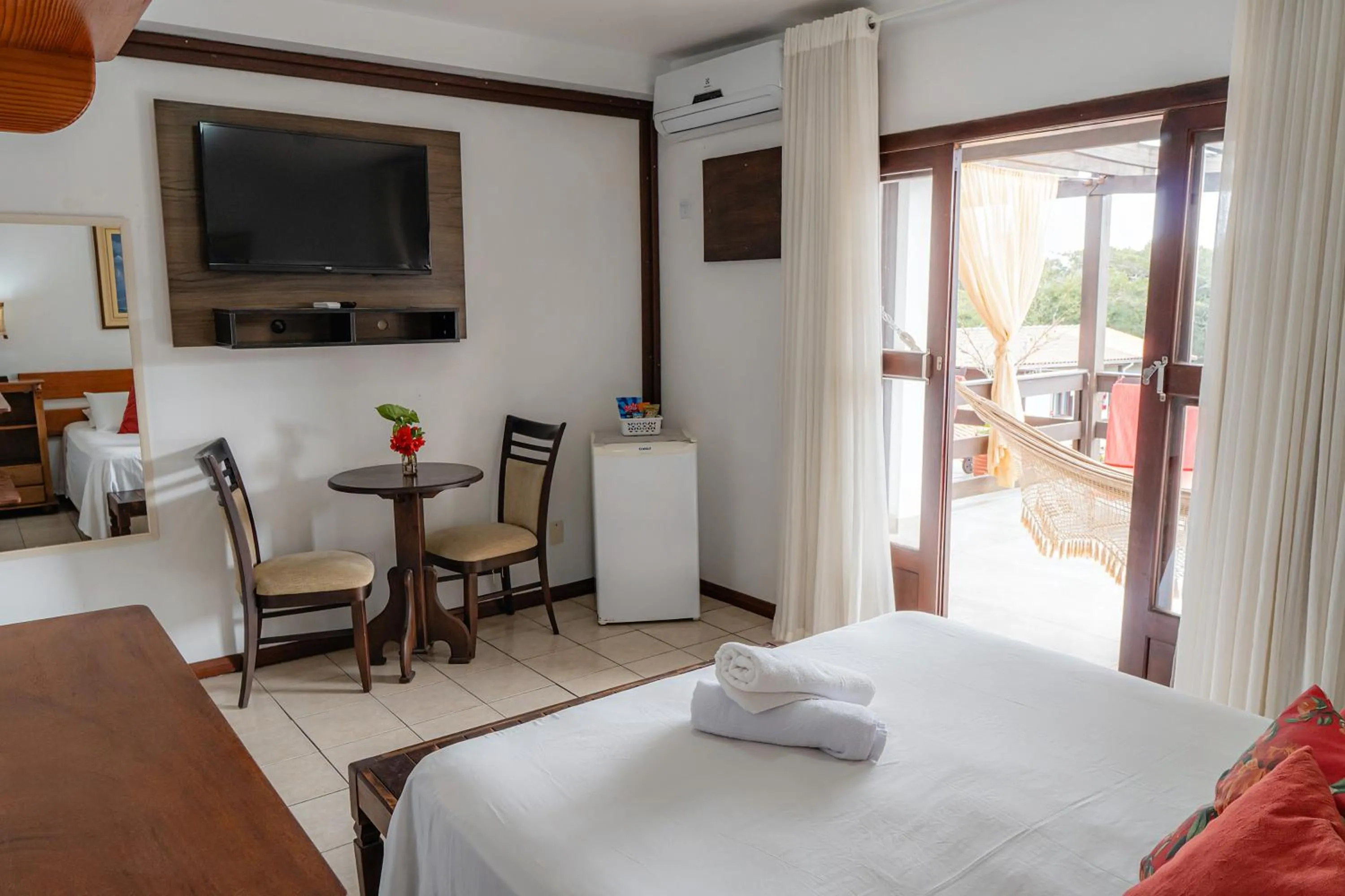 Photo of the whole room, Bed in Pousada Porto dos Casais