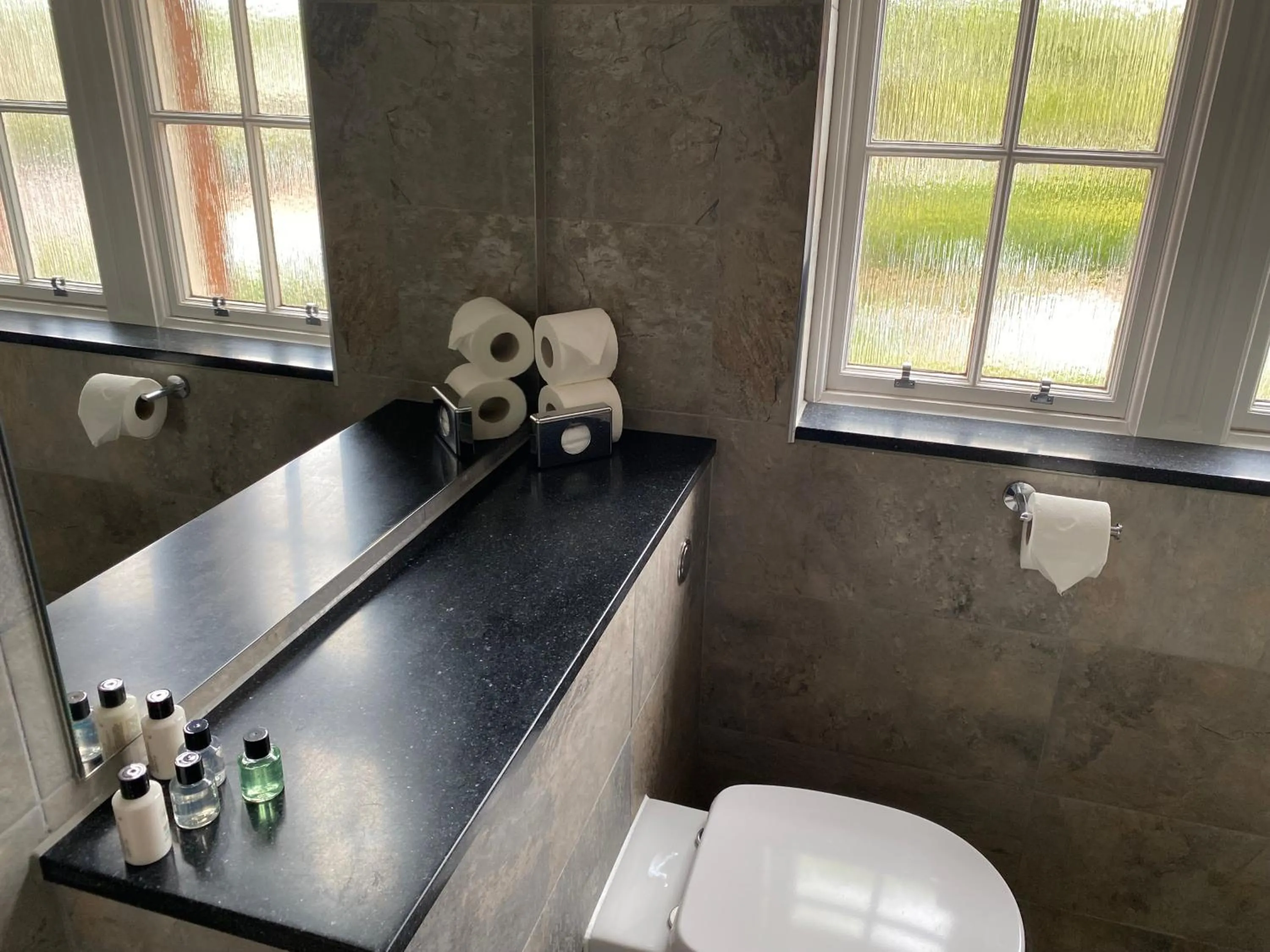 Bathroom in The Craigie Hotel