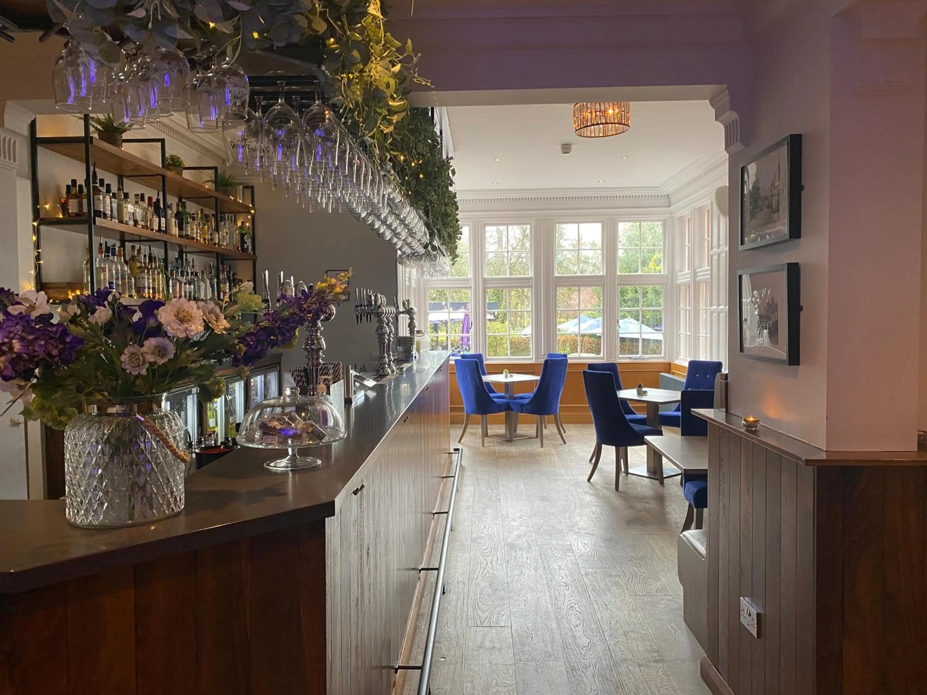 Lounge or bar in The Craigie Hotel